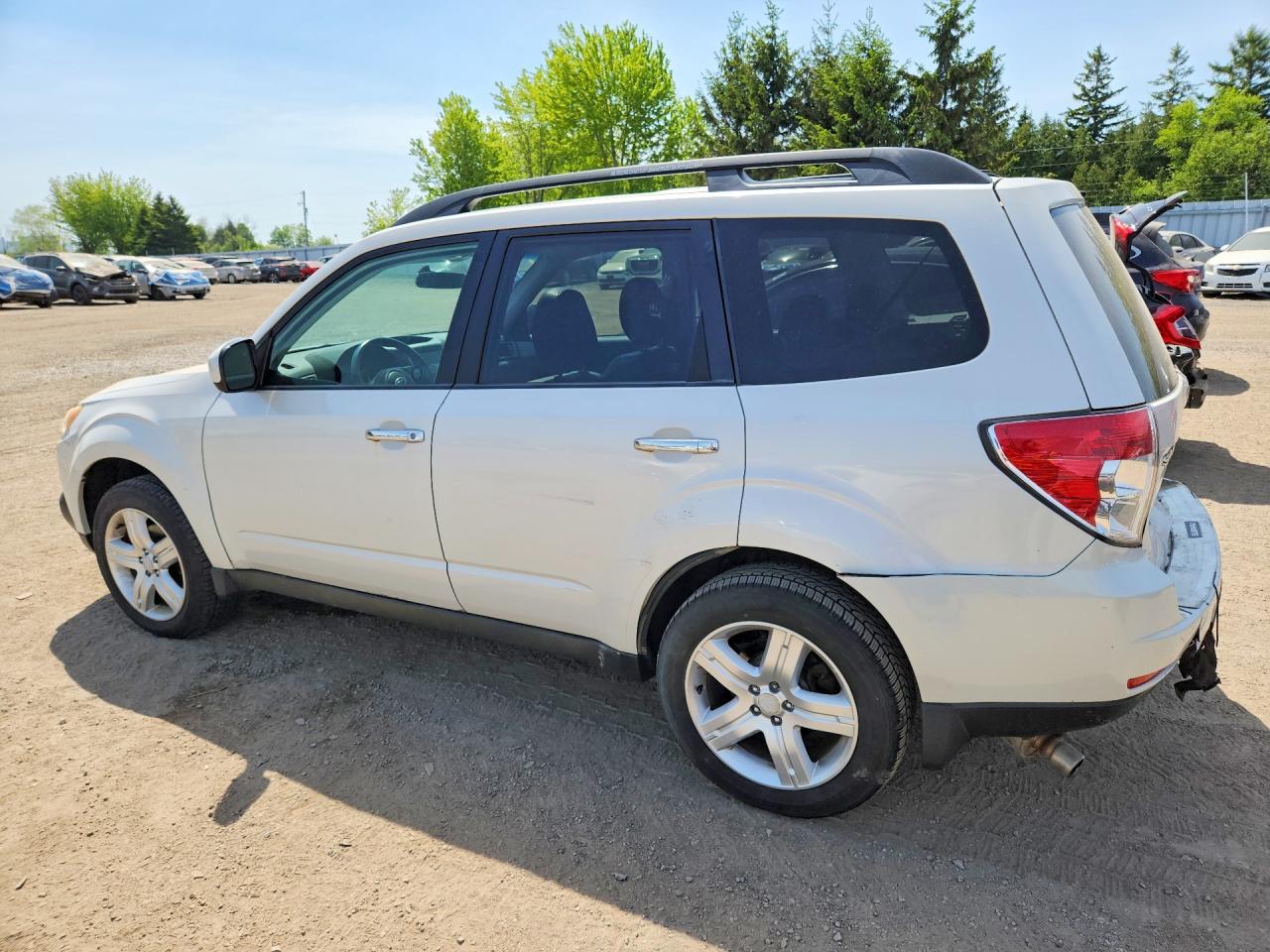 2009 Subaru Forester White vin: JF2SH646X9H789602