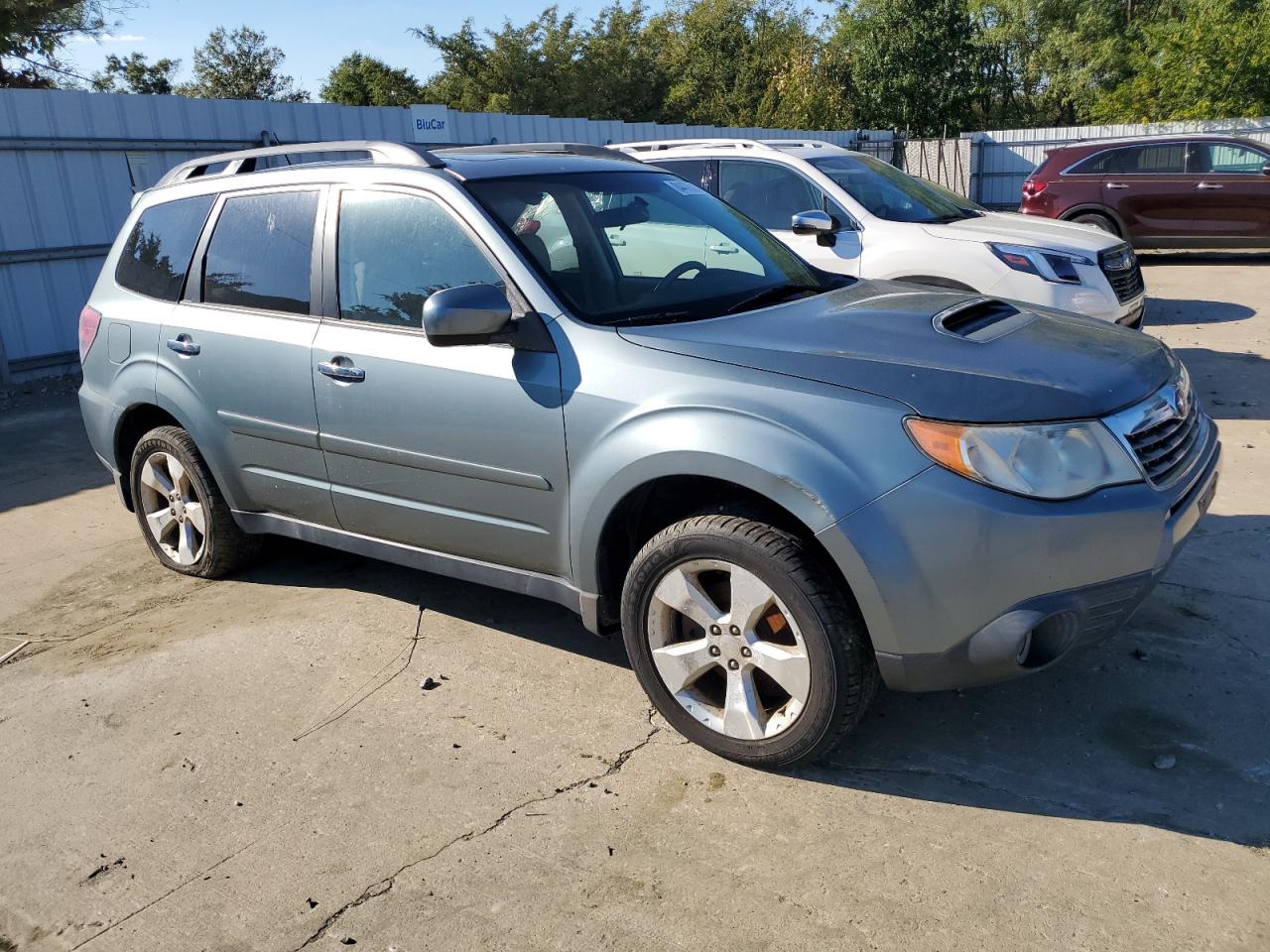 2009 Subaru Forester 2.5xt Silver vin: JF2SH65649H712853