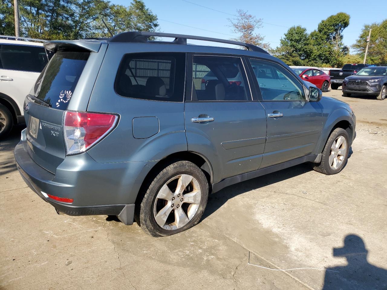2009 Subaru Forester 2.5xt Silver vin: JF2SH65649H712853