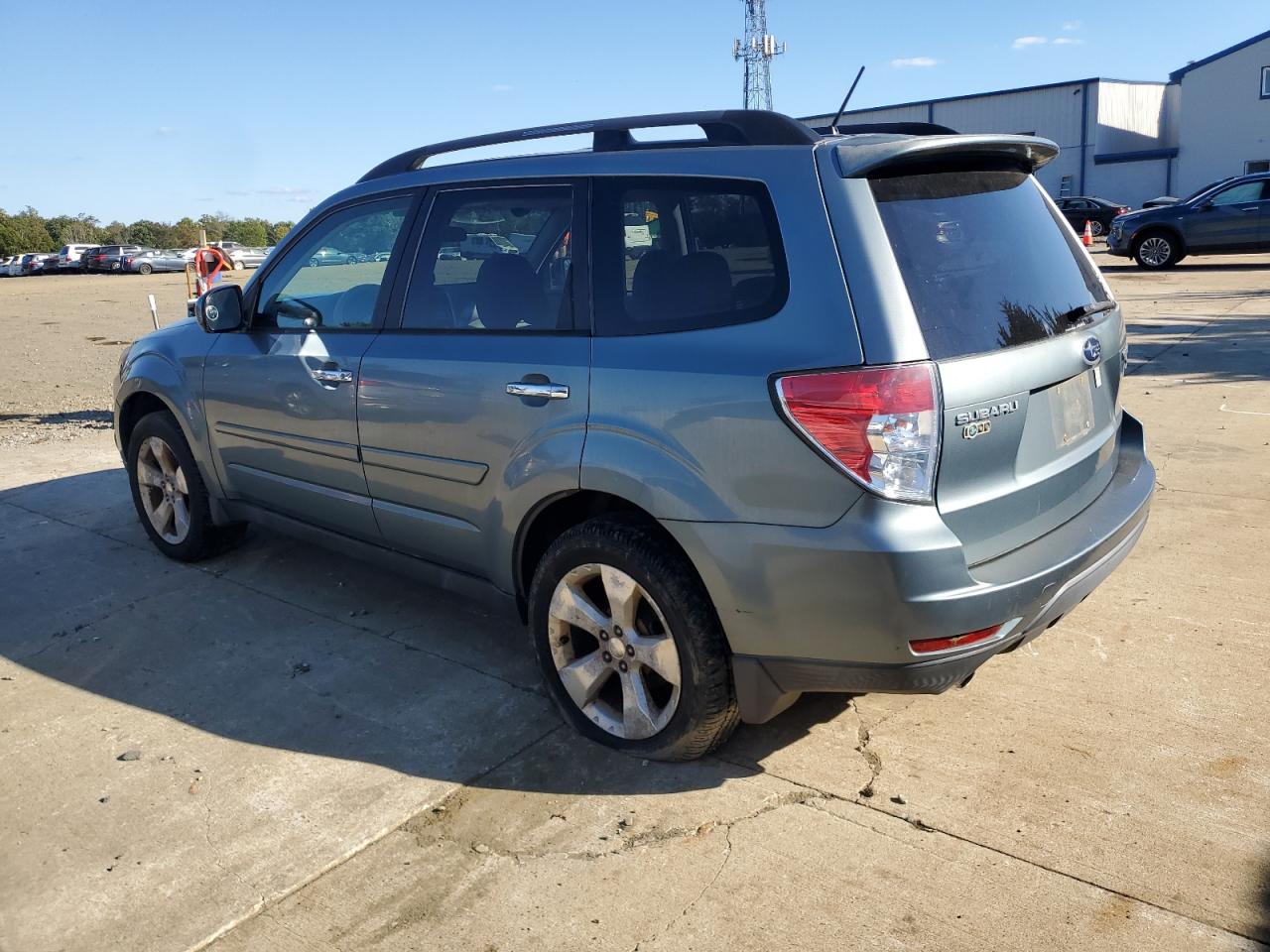 2009 Subaru Forester 2.5xt Silver vin: JF2SH65649H712853