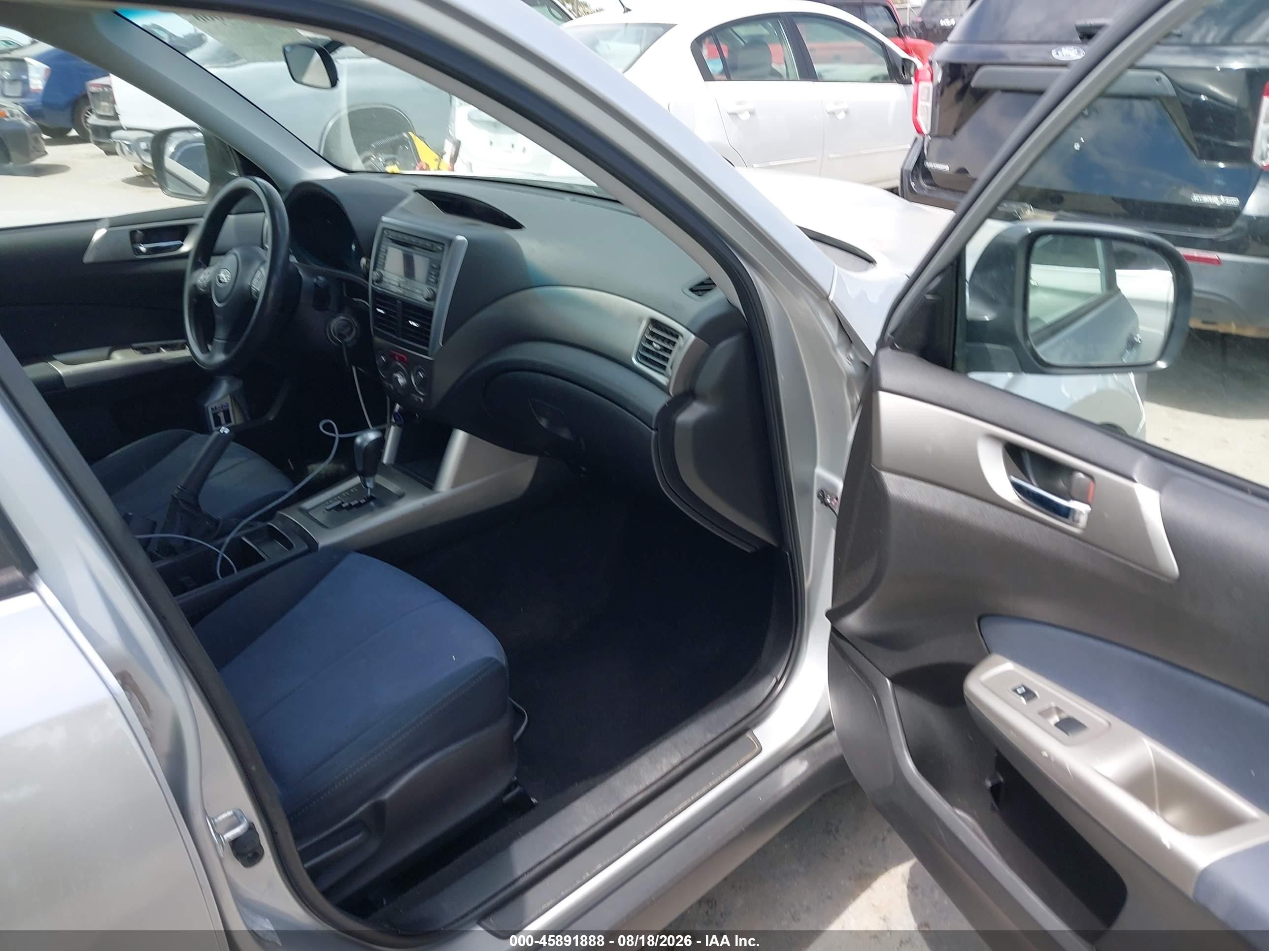 2009 Subaru Forester 2.5xt Silver vin: JF2SH65669H723997