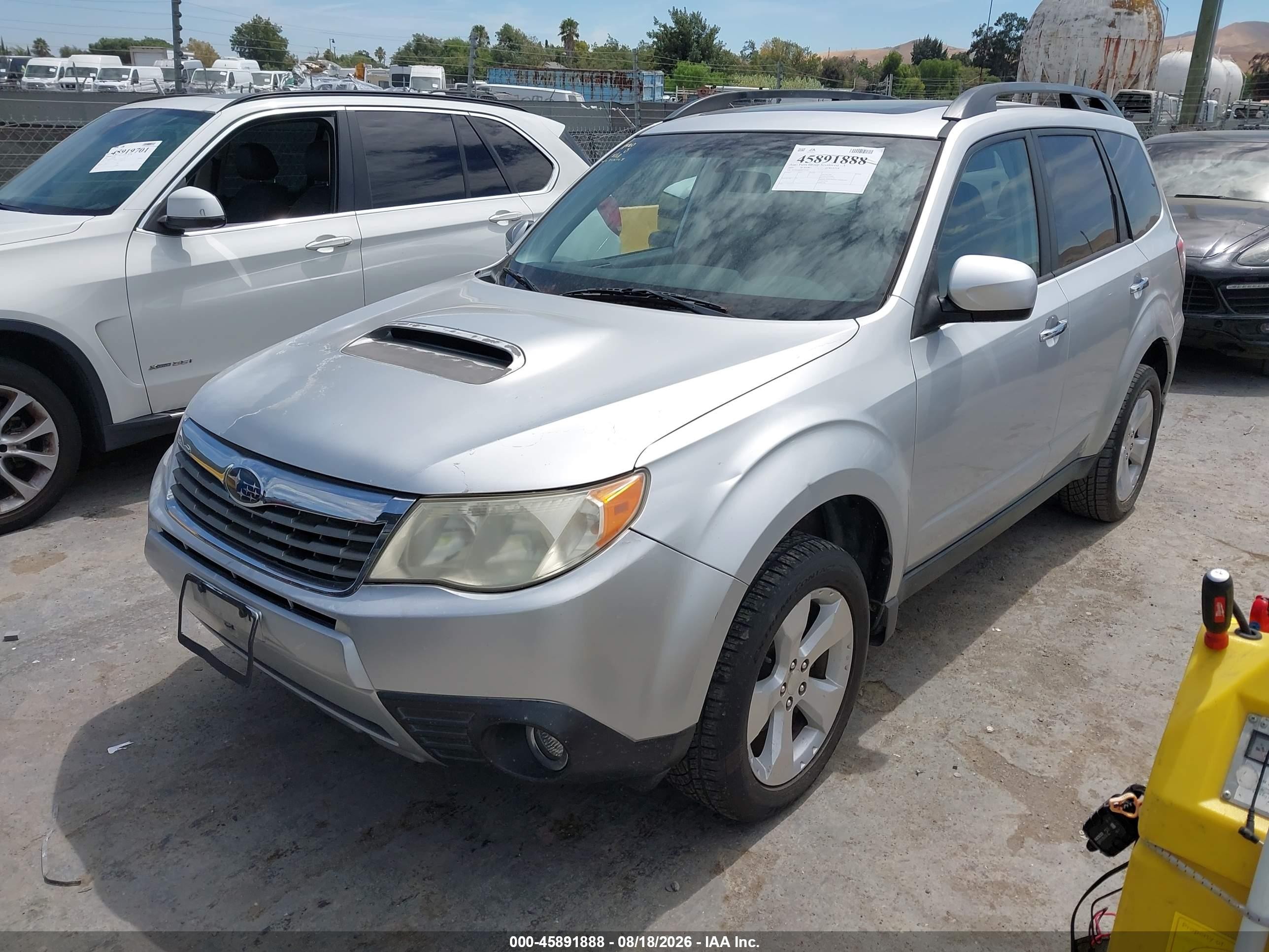 2009 Subaru Forester 2.5xt Silver vin: JF2SH65669H723997