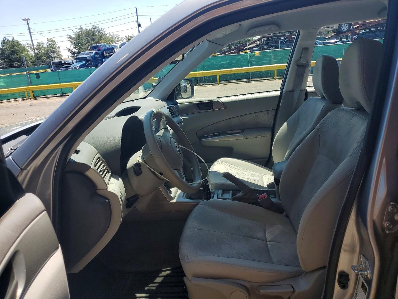 2010 Subaru Forester 2.5x Silver vin: JF2SH6AC0AG759335