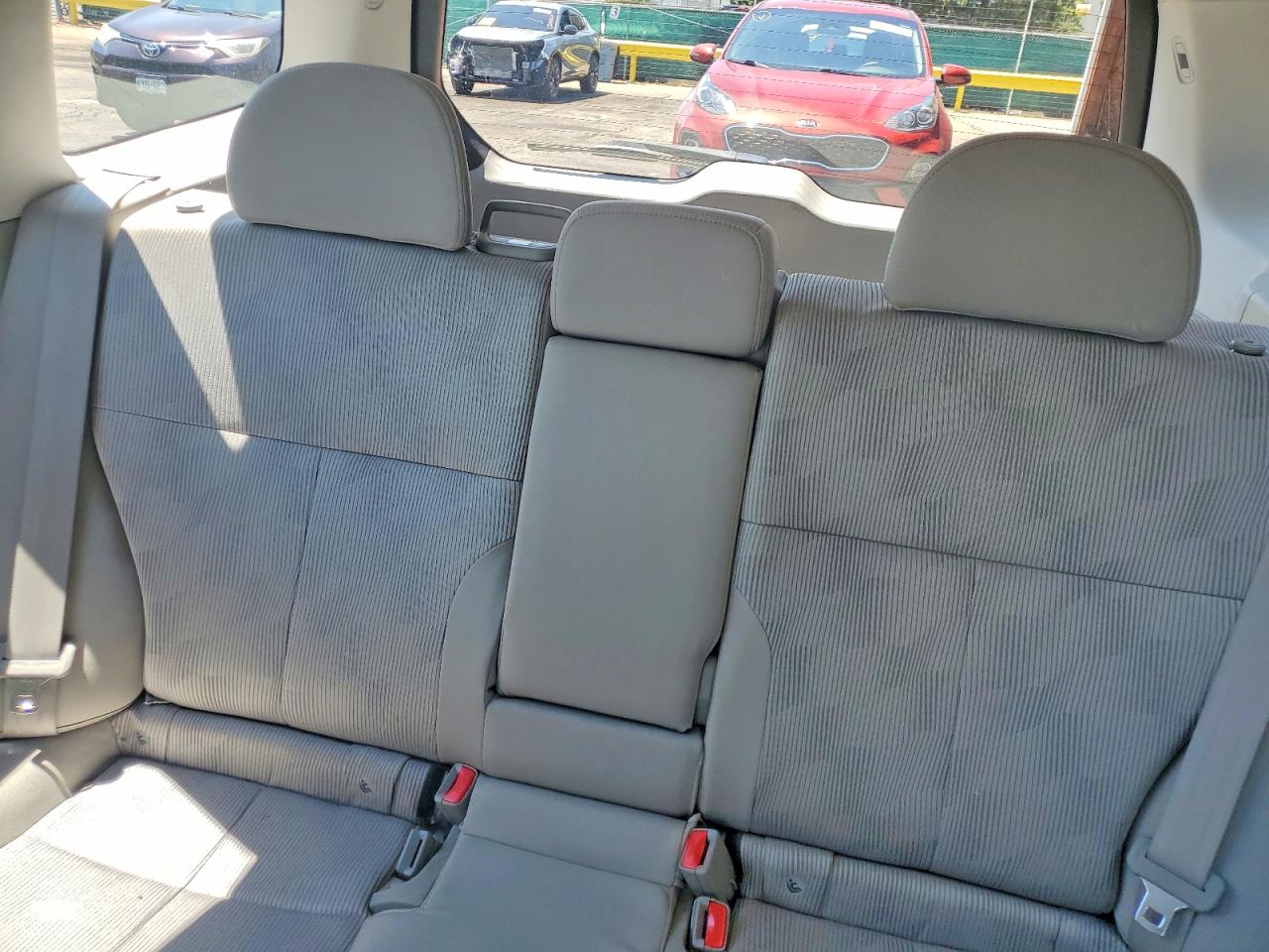 2010 Subaru Forester 2.5x Silver vin: JF2SH6AC0AG759335