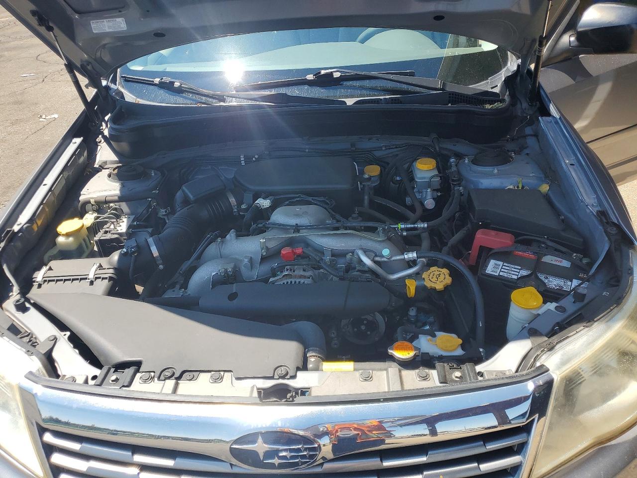 2010 Subaru Forester 2.5x Silver vin: JF2SH6AC0AG759335