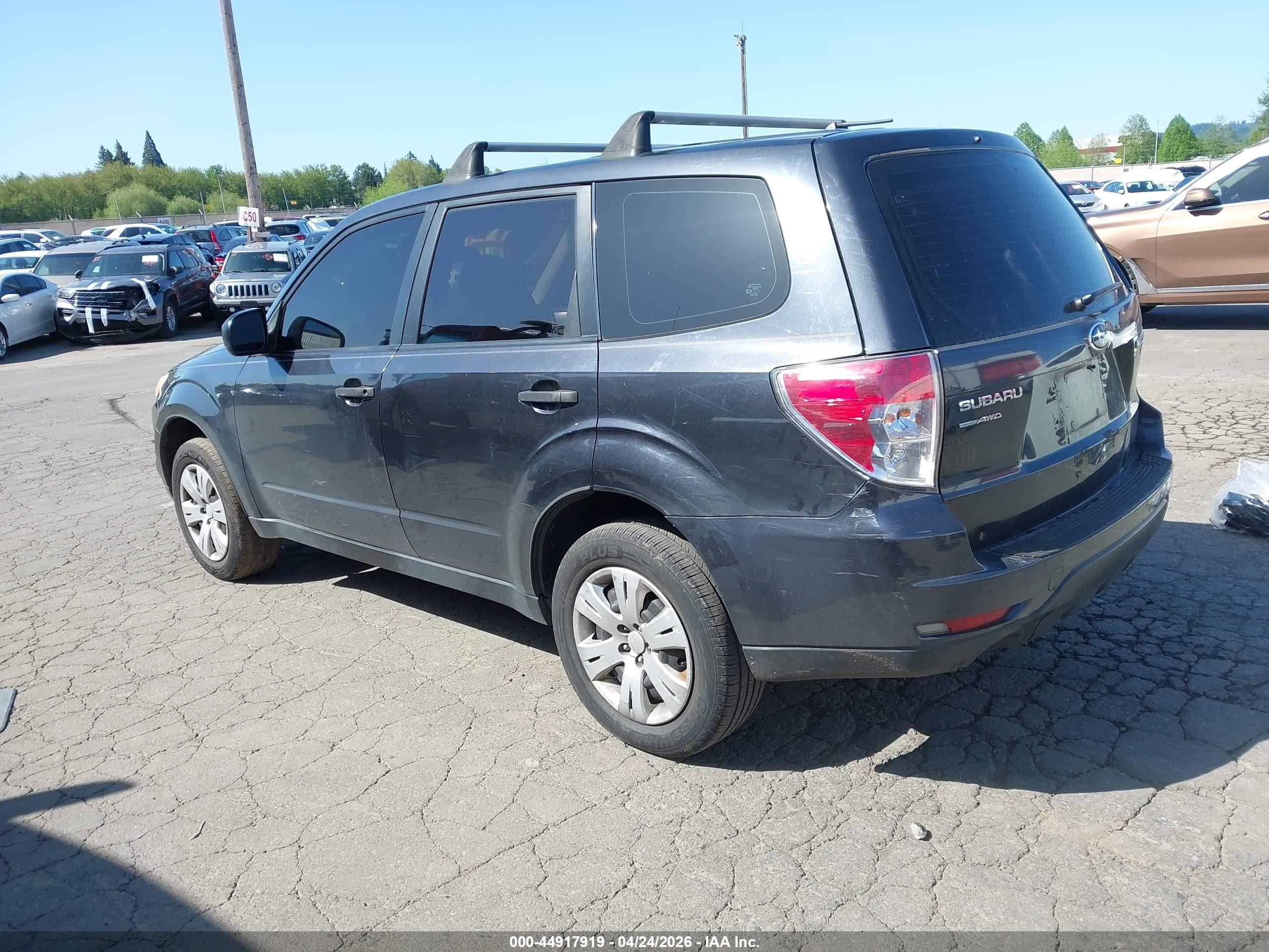 2010 Subaru Forester 2.5x Gray vin: JF2SH6AC1AH709179