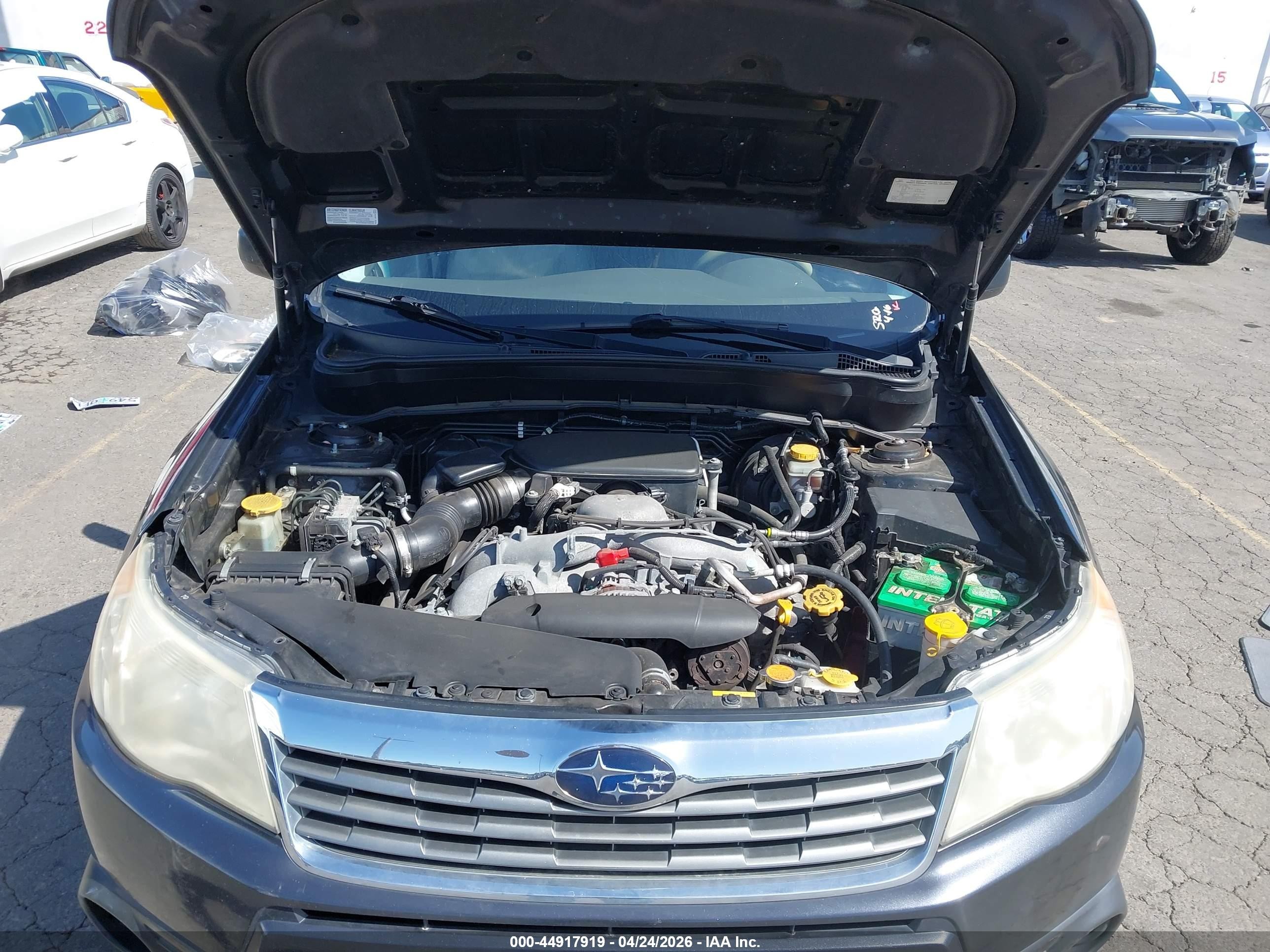 2010 Subaru Forester 2.5x Gray vin: JF2SH6AC1AH709179