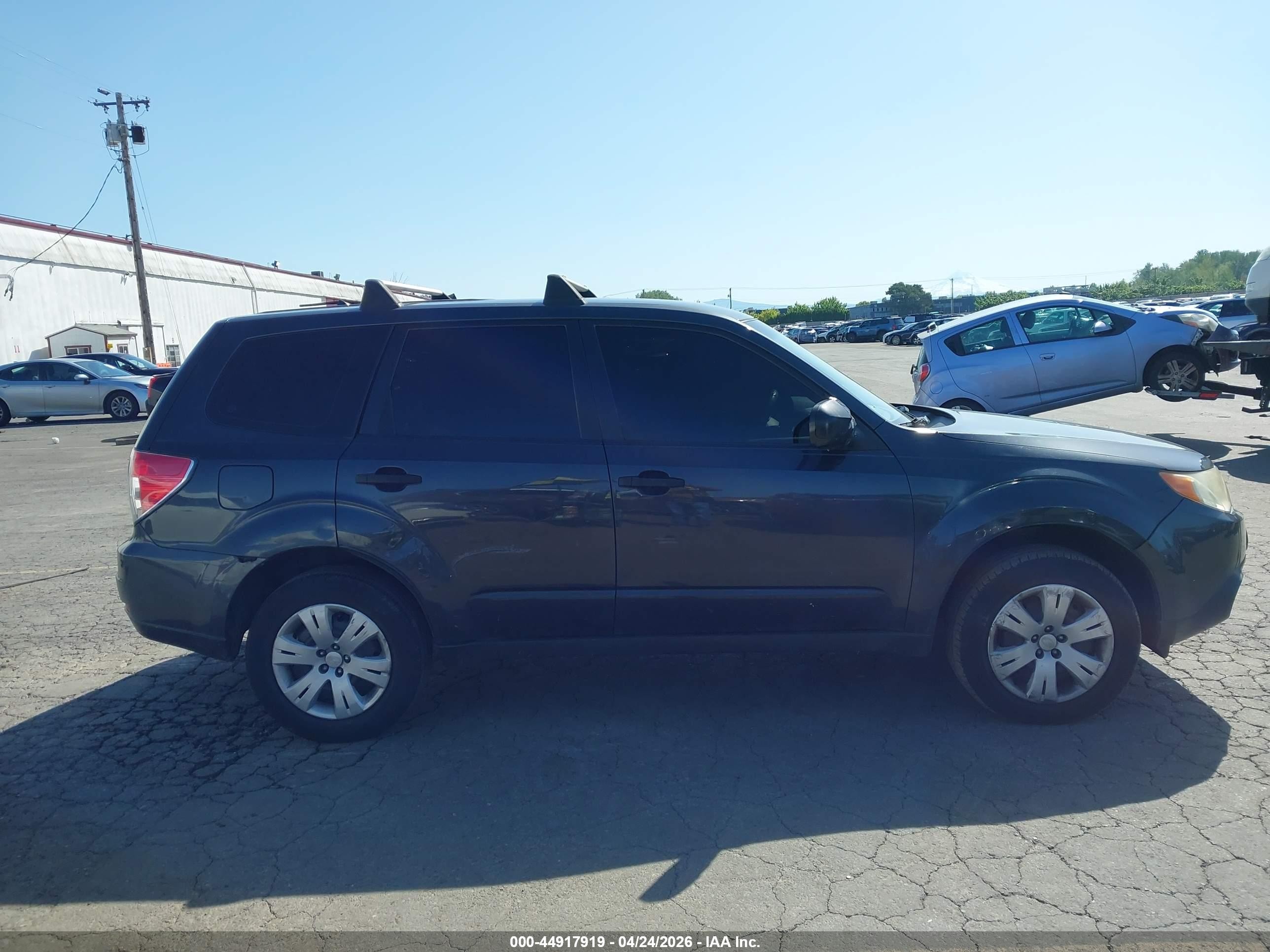 2010 Subaru Forester 2.5x Gray vin: JF2SH6AC1AH709179