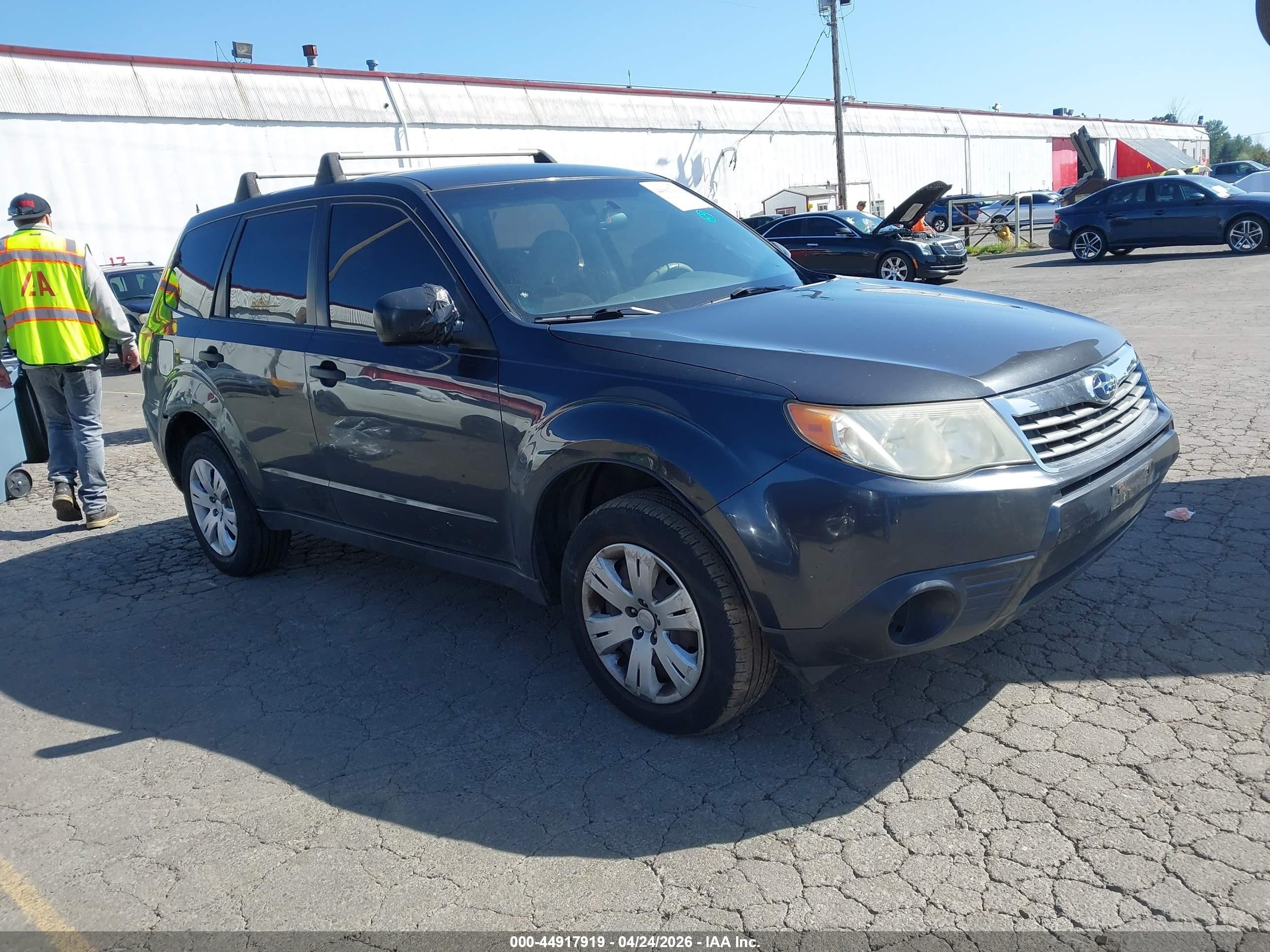 2010 Subaru Forester 2.5x Gray vin: JF2SH6AC1AH709179