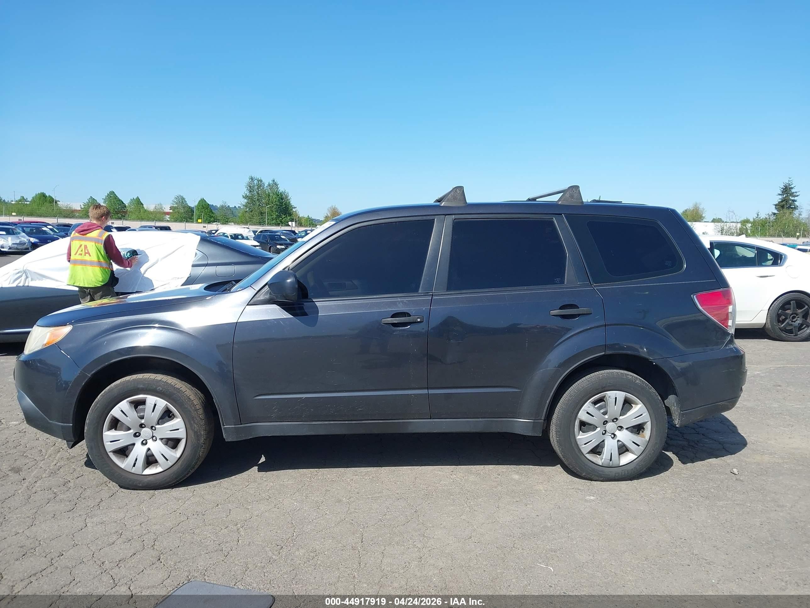 2010 Subaru Forester 2.5x Gray vin: JF2SH6AC1AH709179