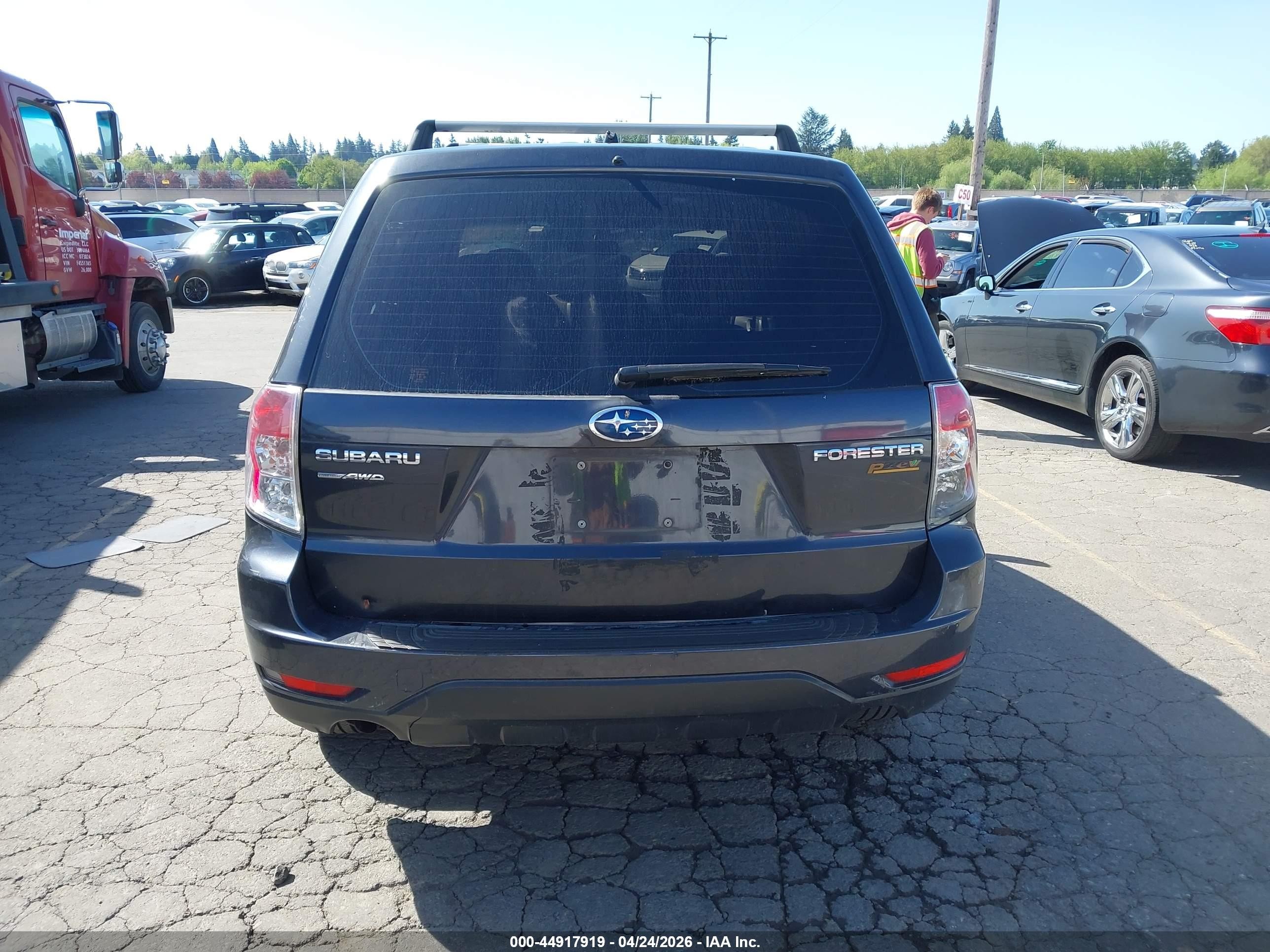 2010 Subaru Forester 2.5x Gray vin: JF2SH6AC1AH709179