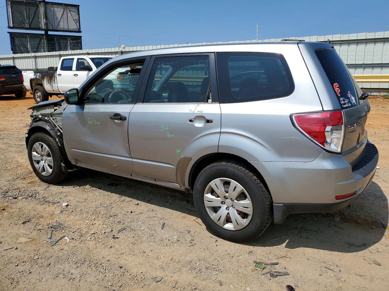 2010 Subaru Forester 2.5x Silver vin: JF2SH6AC1AH746166