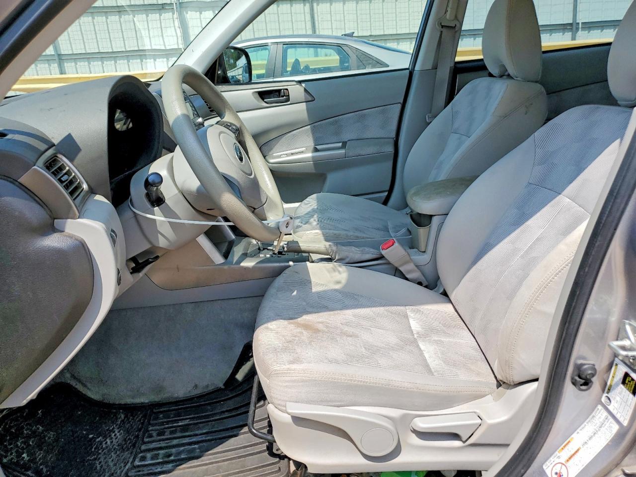 2010 Subaru Forester 2.5x Silver vin: JF2SH6AC1AH746166