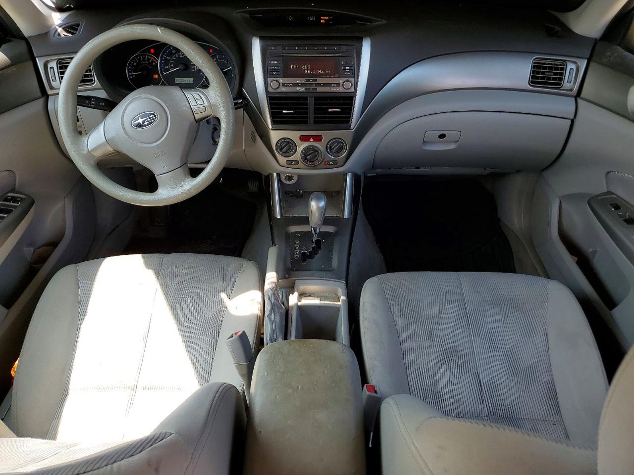 2010 Subaru Forester 2.5x Silver vin: JF2SH6AC1AH746166