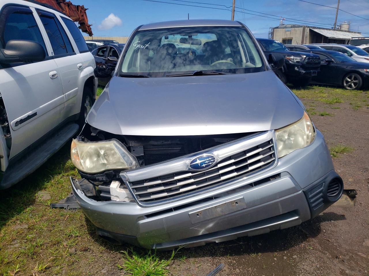 2010 Subaru Forester 2.5x Gray vin: JF2SH6AC2AH727870