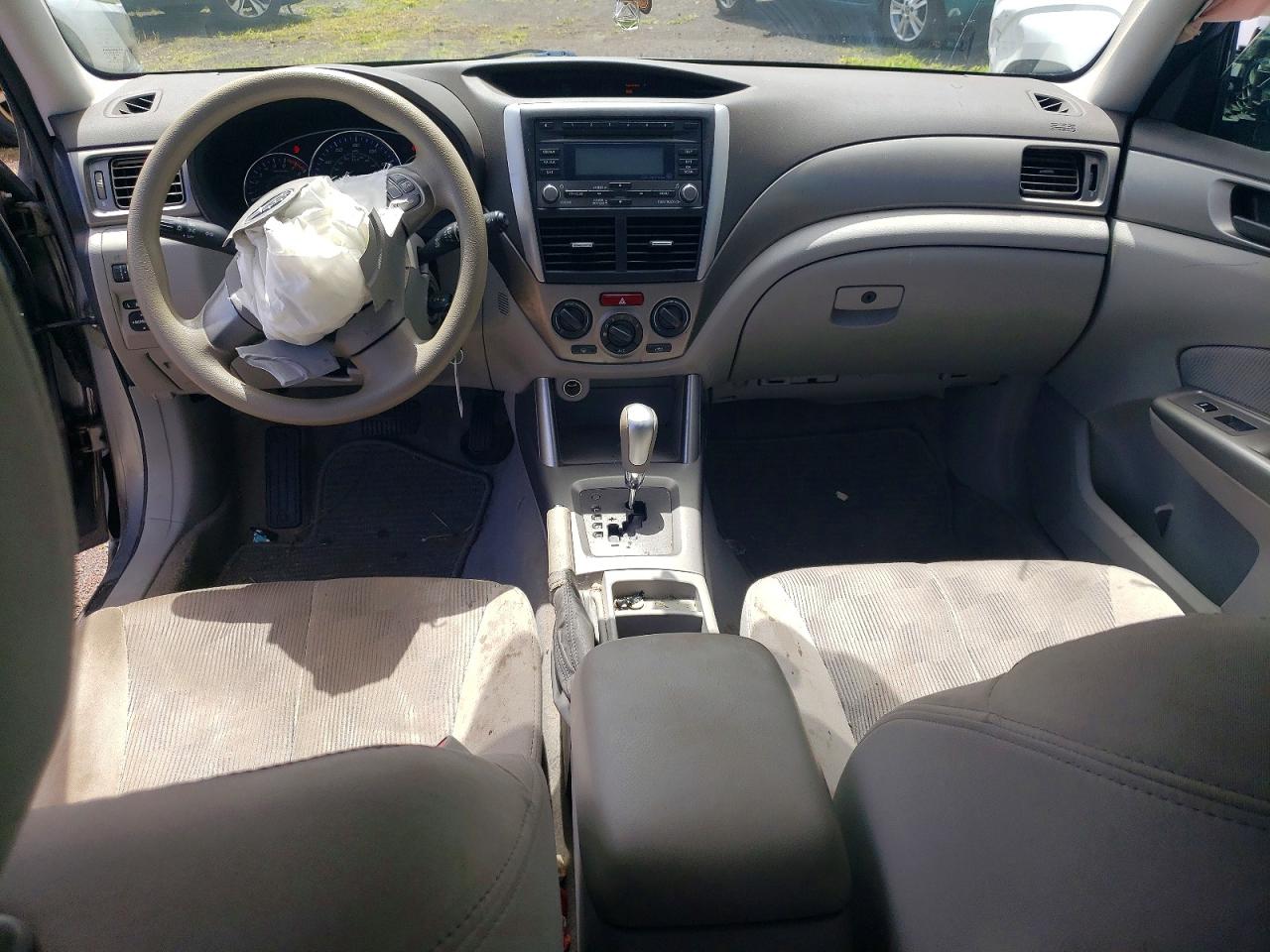 2010 Subaru Forester 2.5x Gray vin: JF2SH6AC2AH727870