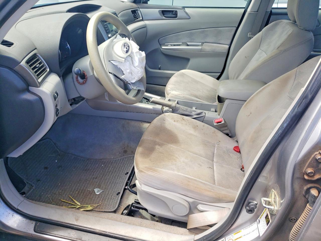 2010 Subaru Forester 2.5x Gray vin: JF2SH6AC2AH727870