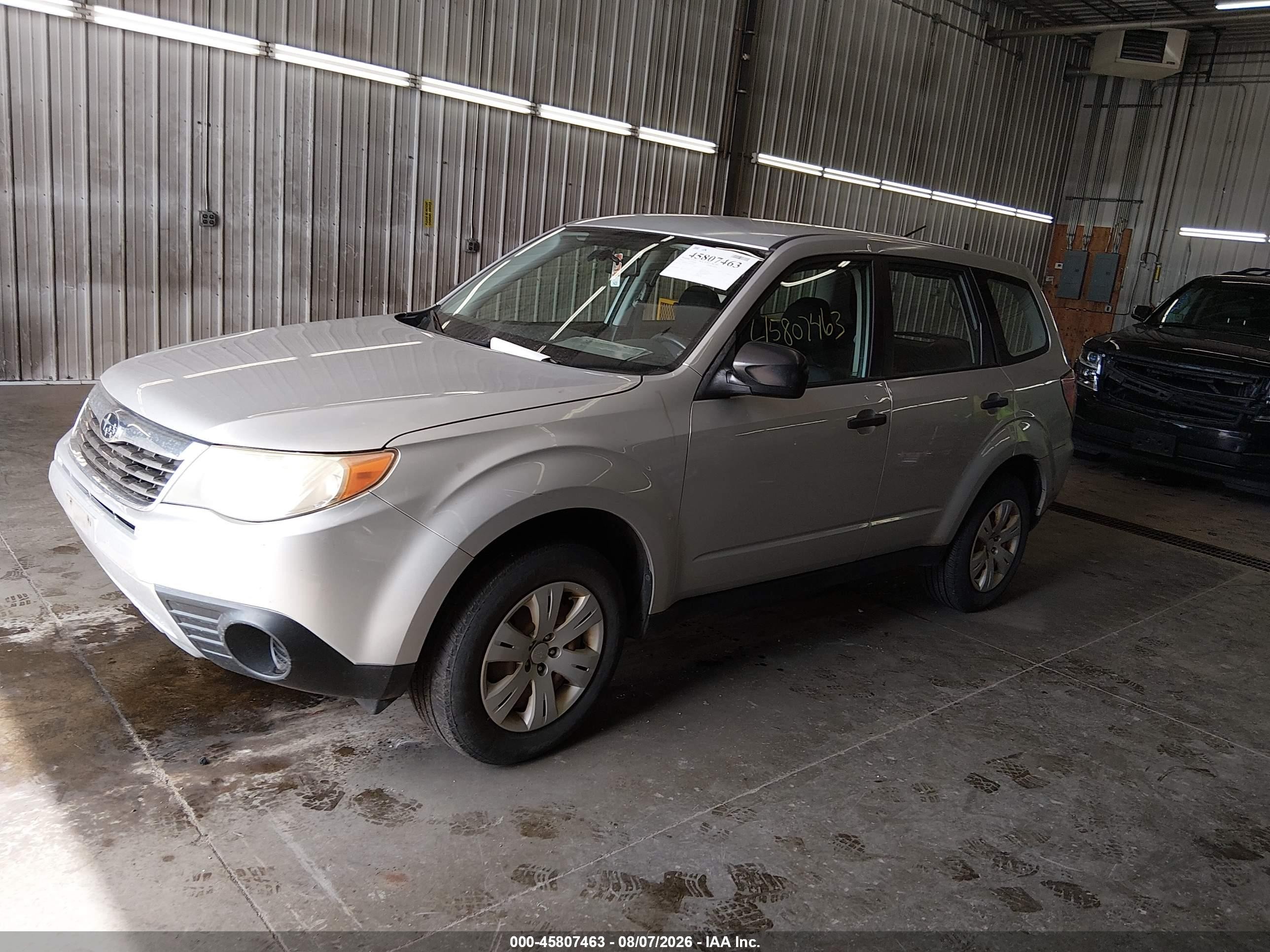 2010 Subaru Forester 2.5x Silver vin: JF2SH6AC2AH745365