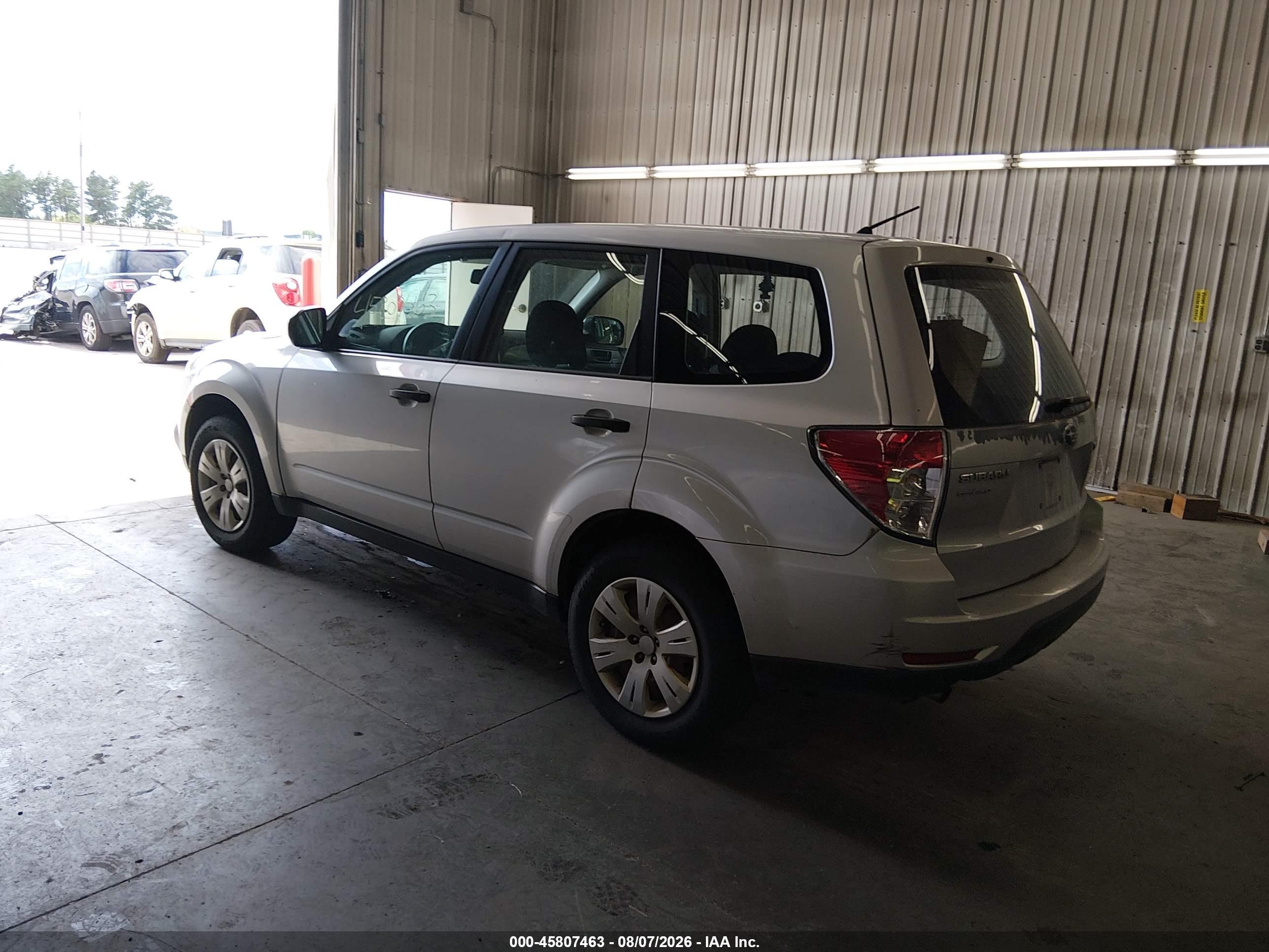 2010 Subaru Forester 2.5x Silver vin: JF2SH6AC2AH745365