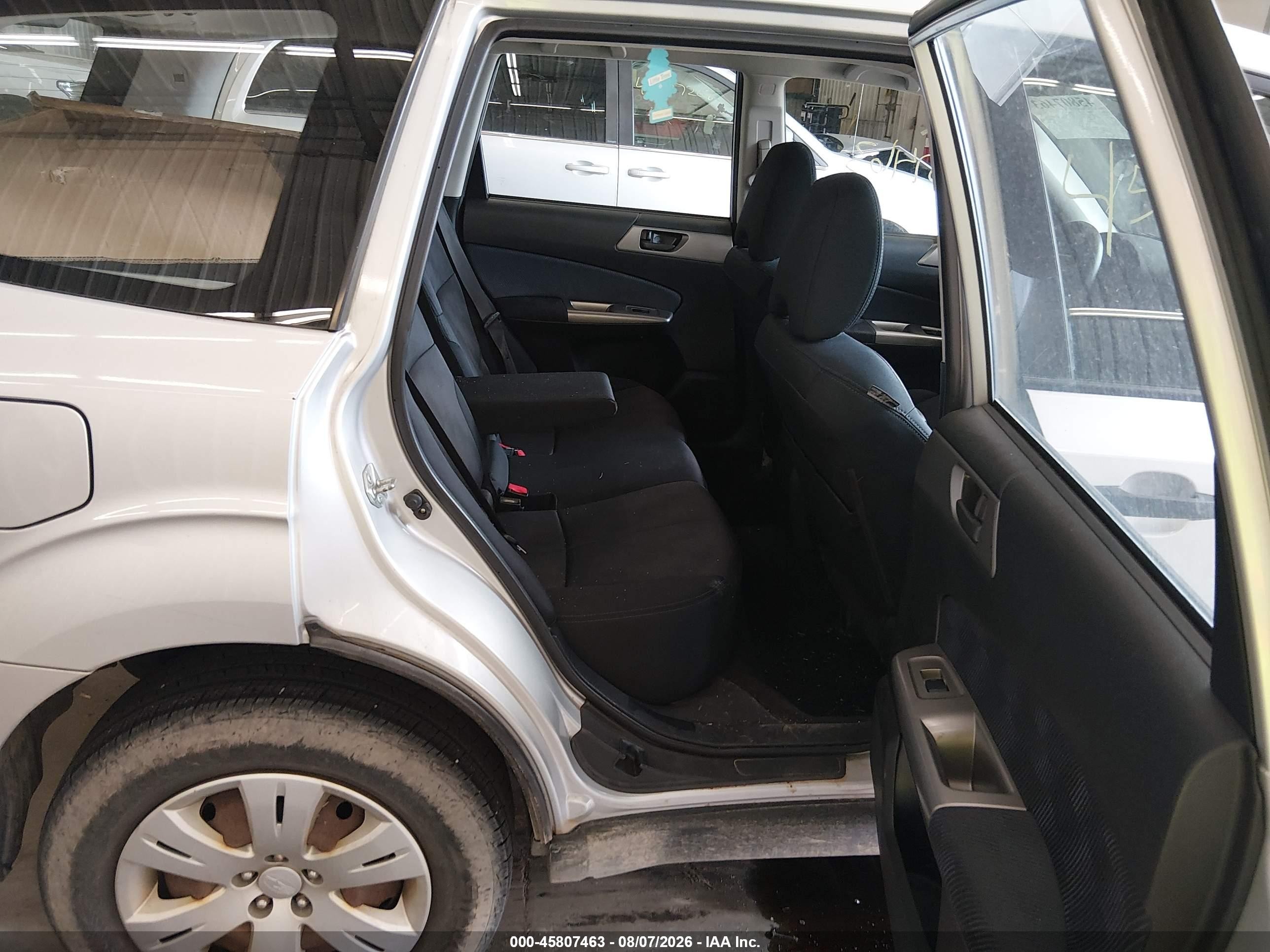 2010 Subaru Forester 2.5x Silver vin: JF2SH6AC2AH745365