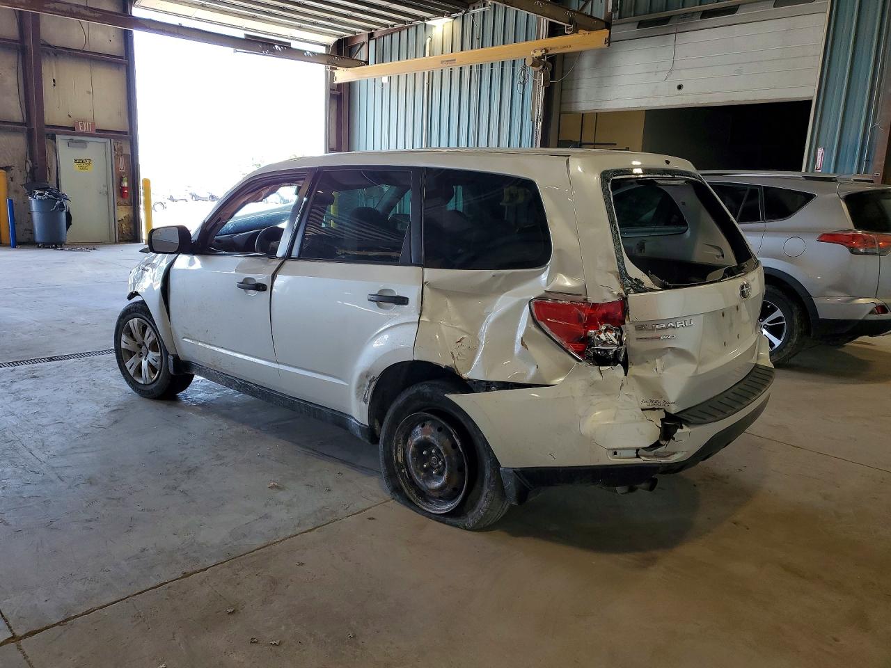 2010 Subaru Forester 2.5x White vin: JF2SH6AC2AH749285