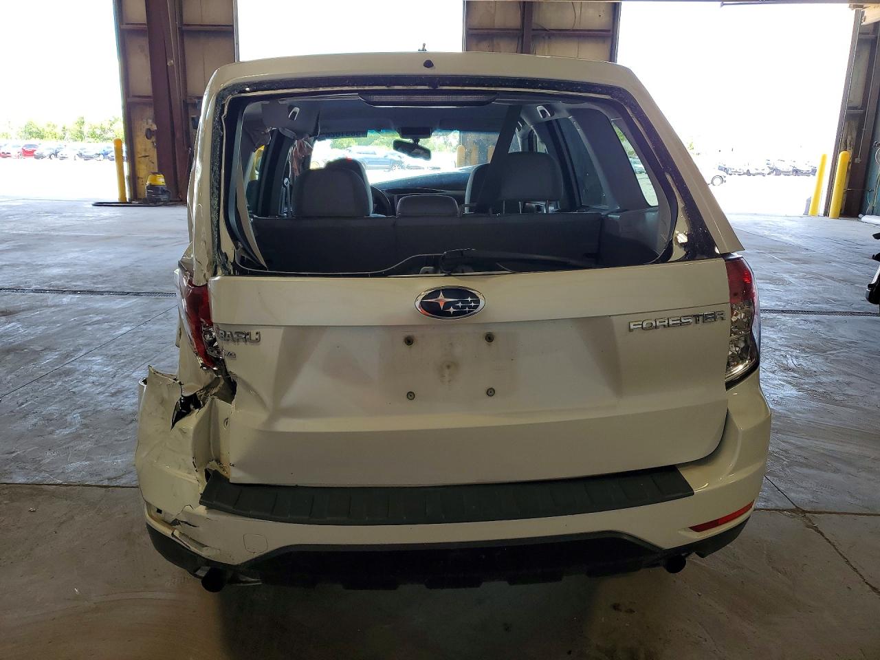 2010 Subaru Forester 2.5x White vin: JF2SH6AC2AH749285