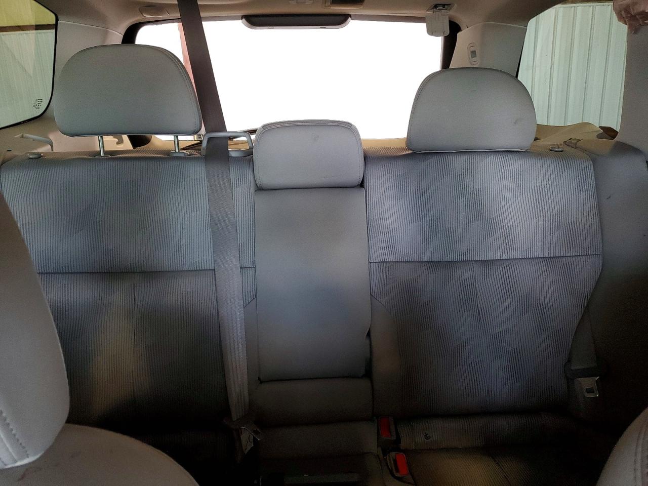 2010 Subaru Forester 2.5x White vin: JF2SH6AC2AH749285