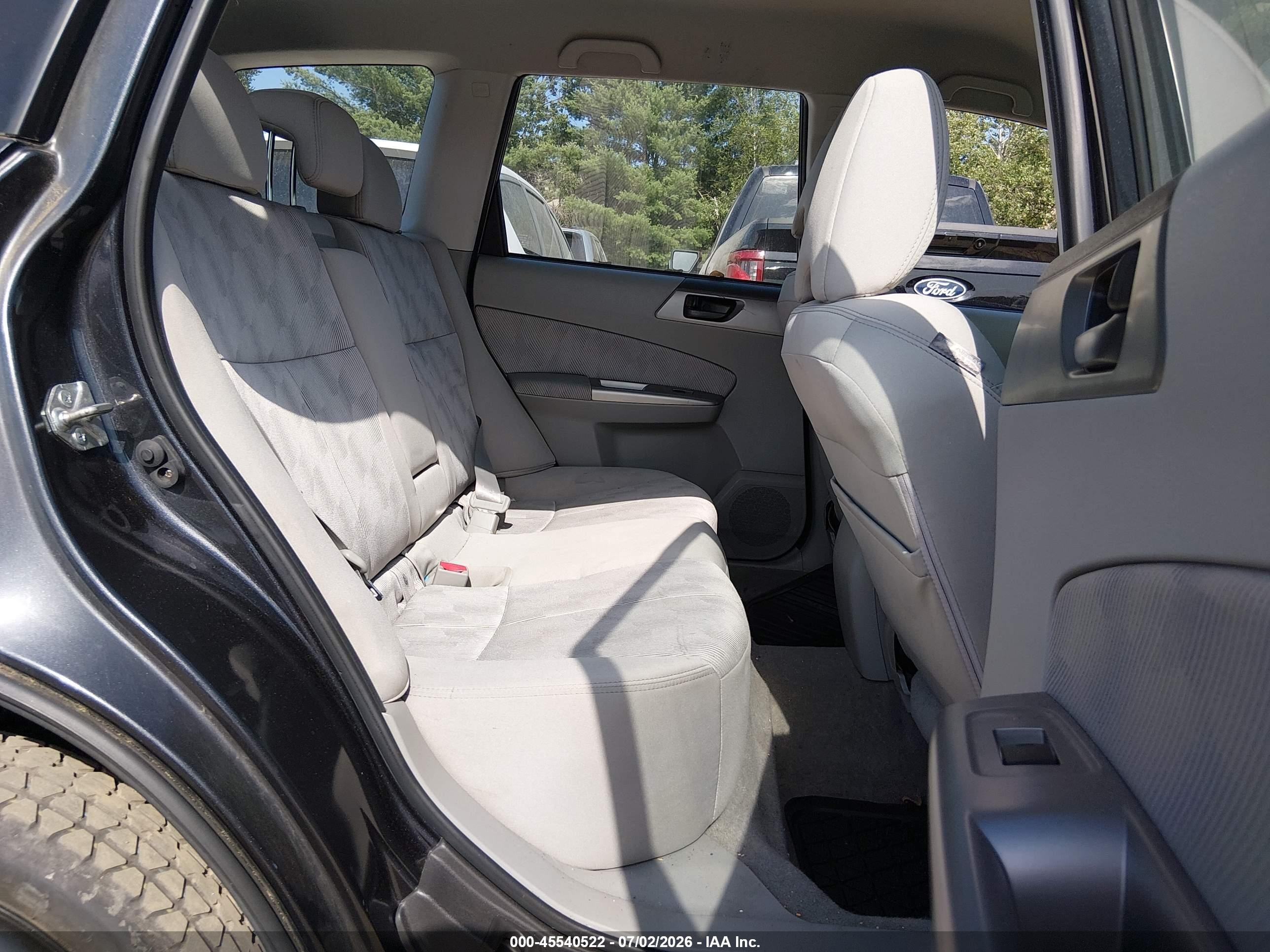 2010 Subaru Forester 2.5x Gray vin: JF2SH6AC2AH751635