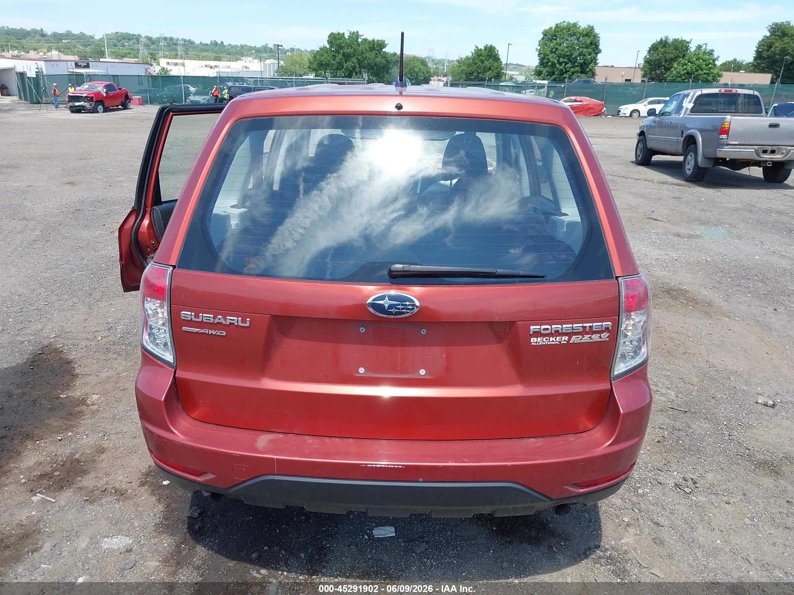 2010 Subaru Forester 2.5x Красный vin: JF2SH6AC2AH757998