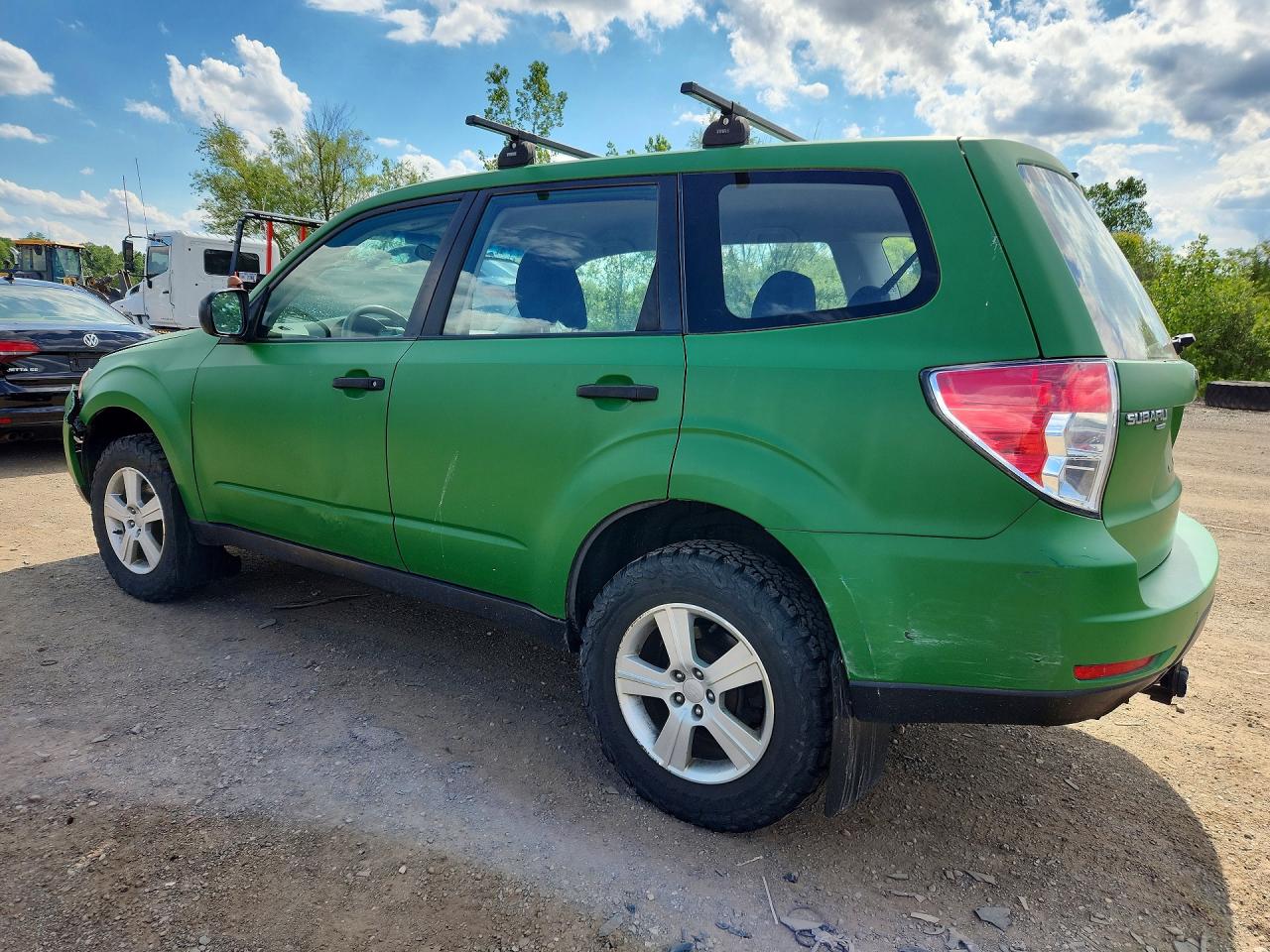 2010 Subaru Forester 2.5x Green vin: JF2SH6AC3AG725082