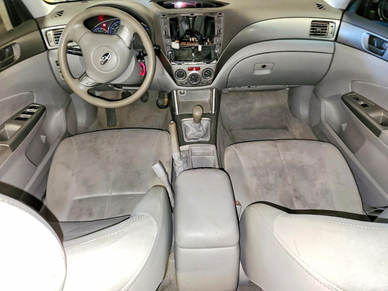 2010 Subaru Forester 2.5x White vin: JF2SH6AC3AG760060