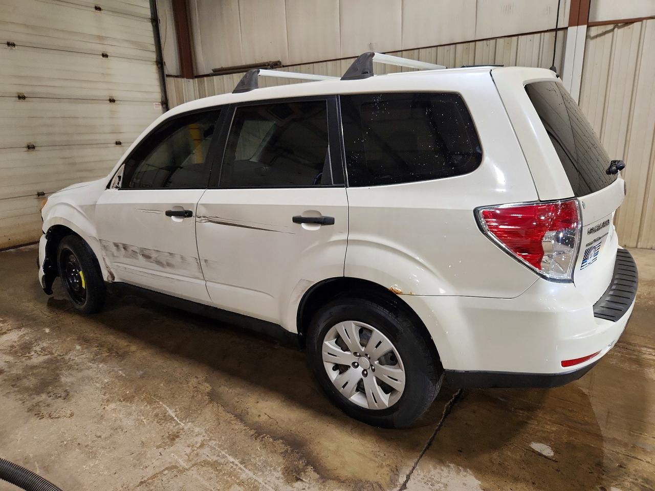 2010 Subaru Forester 2.5x White vin: JF2SH6AC3AG760060