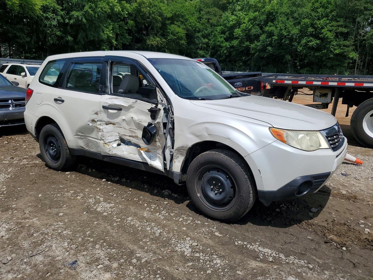 2010 Subaru Forester 2.5x White vin: JF2SH6AC3AH724959