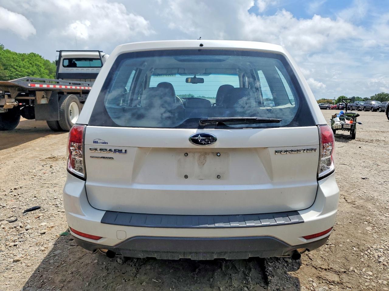2010 Subaru Forester 2.5x White vin: JF2SH6AC3AH724959