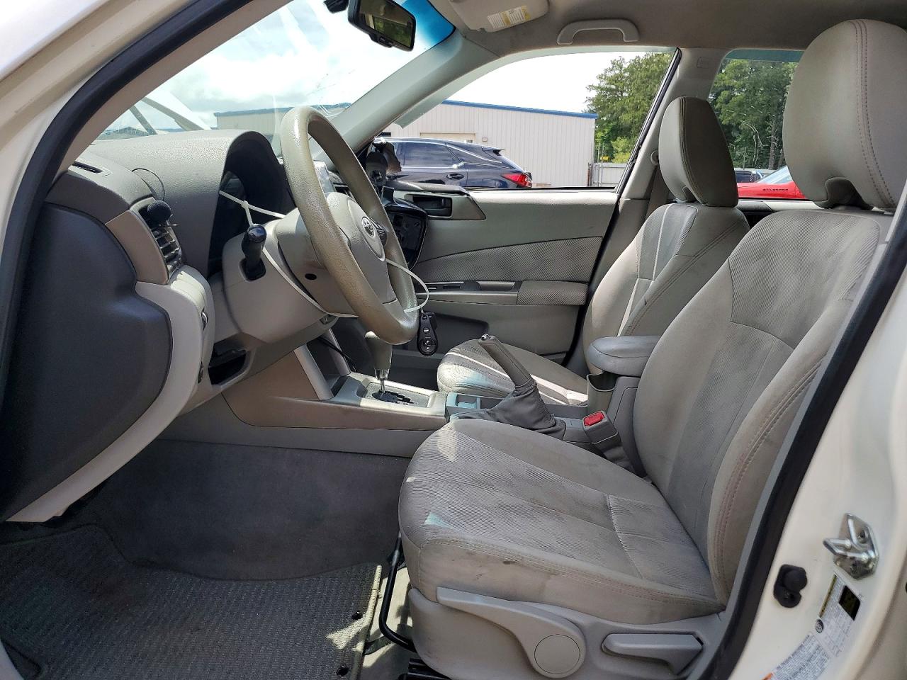 2010 Subaru Forester 2.5x White vin: JF2SH6AC3AH724959