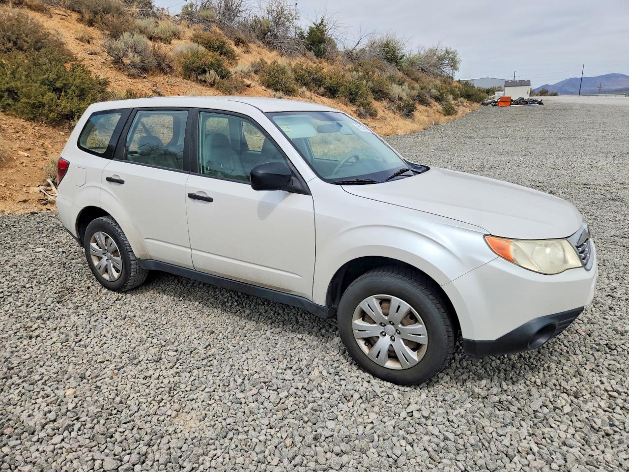 2010 Subaru Forester 2.5x White vin: JF2SH6AC4AH724193