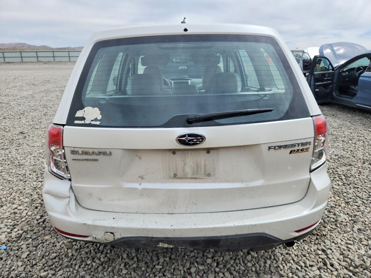 2010 Subaru Forester 2.5x White vin: JF2SH6AC4AH724193