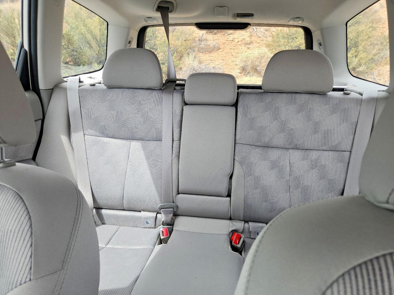 2010 Subaru Forester 2.5x White vin: JF2SH6AC4AH724193
