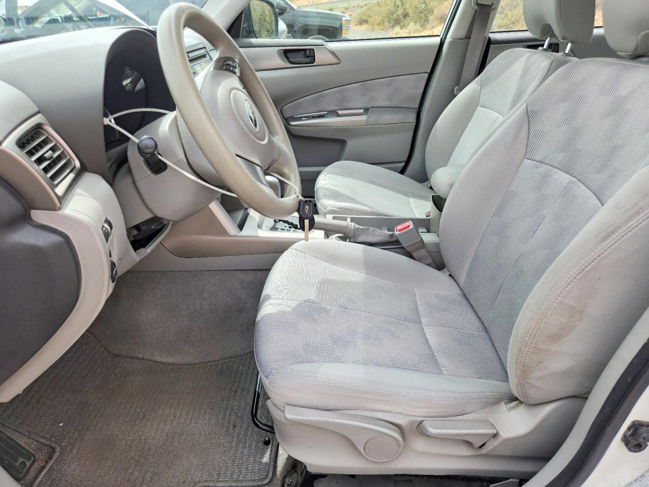2010 Subaru Forester 2.5x White vin: JF2SH6AC4AH724193