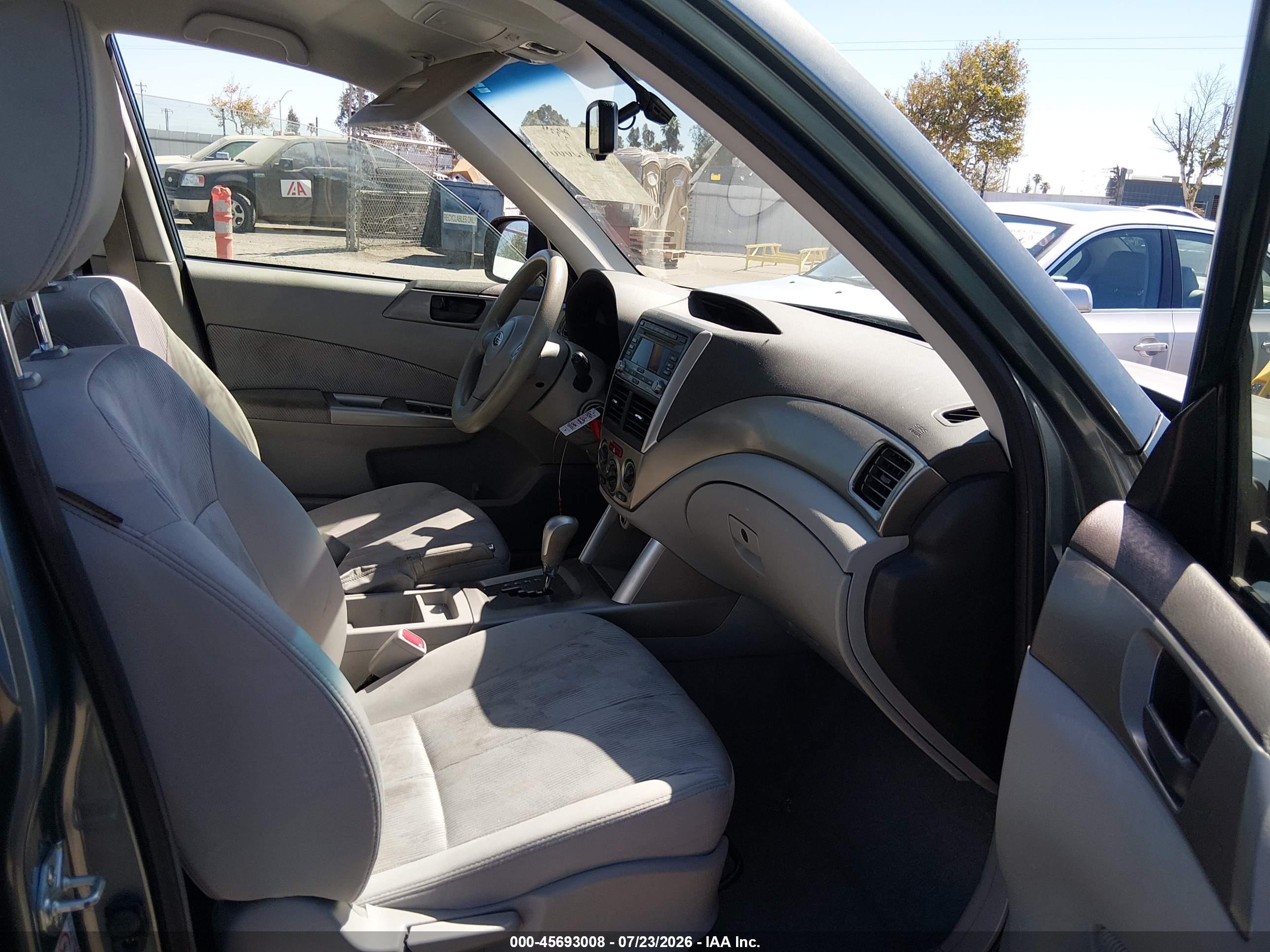 2010 Subaru Forester 2.5x Light Blue vin: JF2SH6AC4AH757131