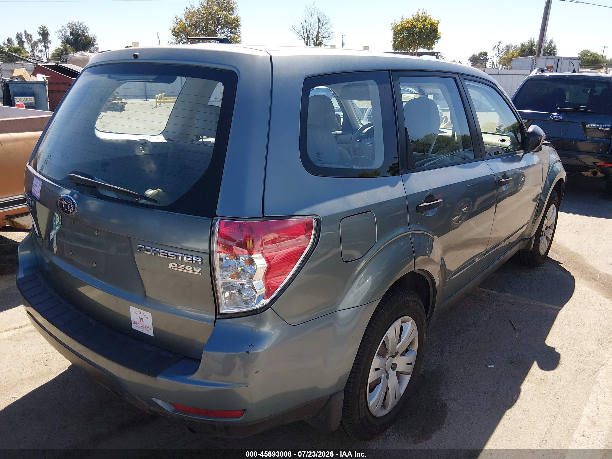 2010 Subaru Forester 2.5x Light Blue vin: JF2SH6AC4AH757131
