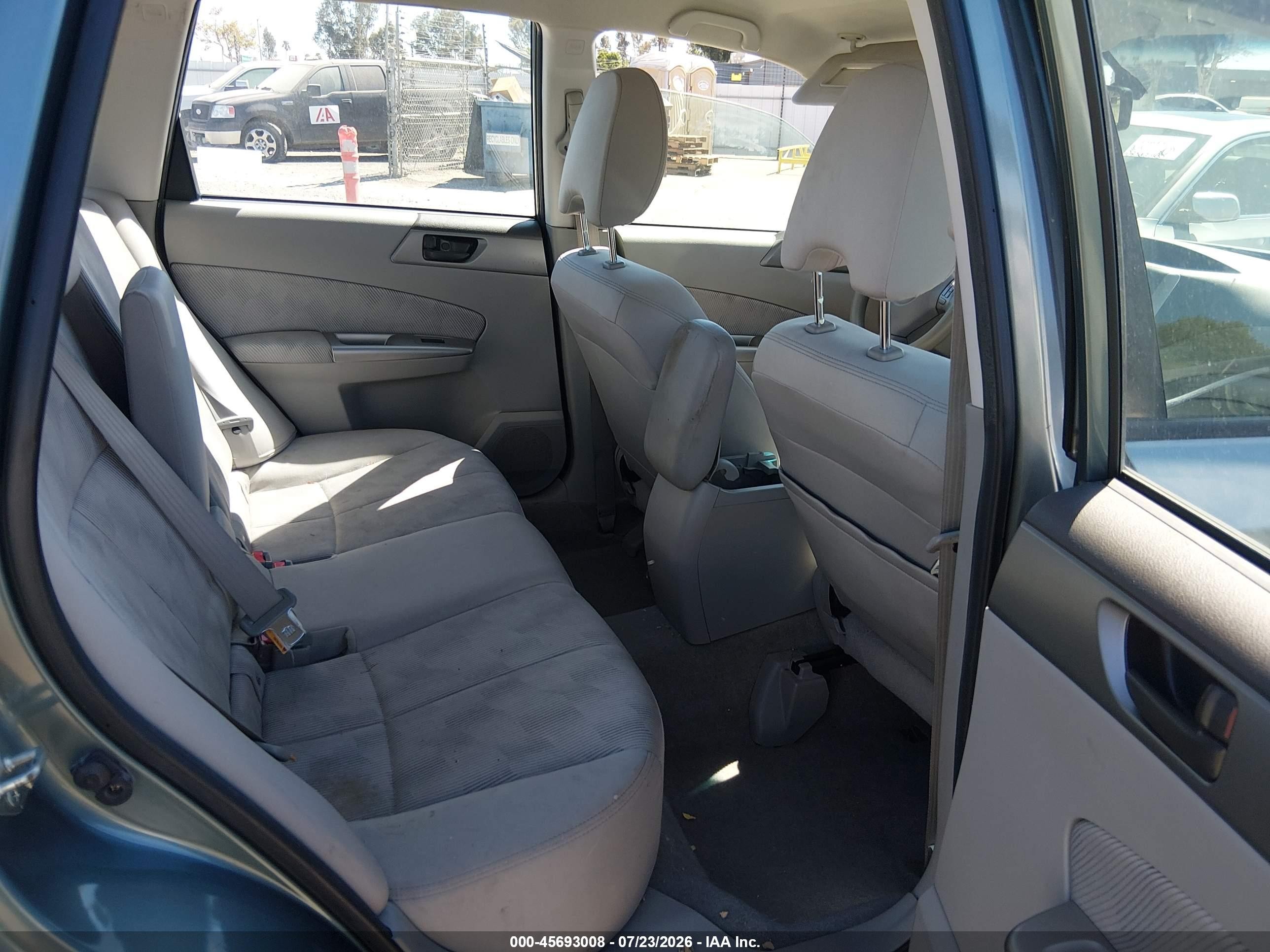 2010 Subaru Forester 2.5x Light Blue vin: JF2SH6AC4AH757131