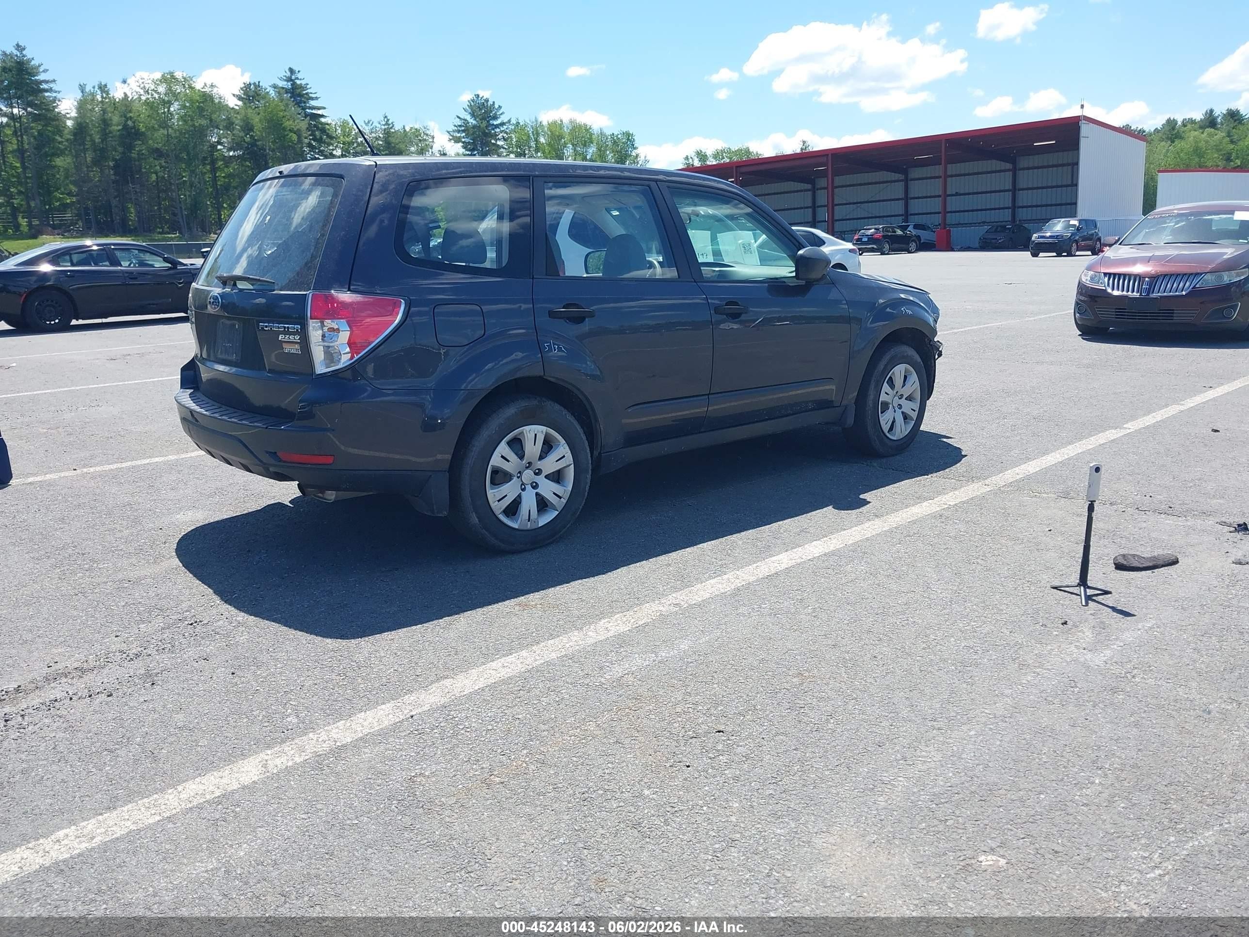 2010 Subaru Forester 2.5x Gray vin: JF2SH6AC5AH723425