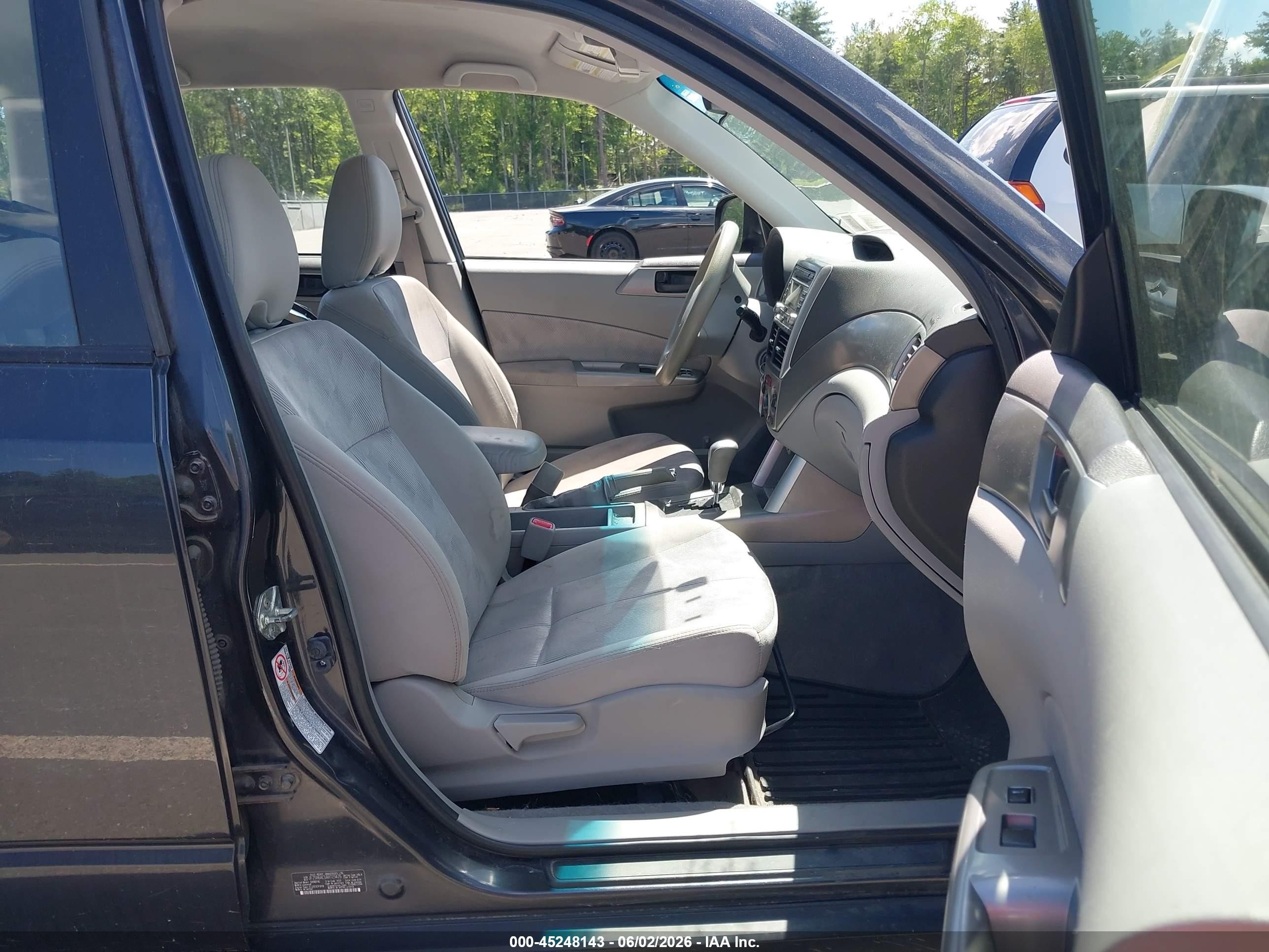 2010 Subaru Forester 2.5x Gray vin: JF2SH6AC5AH723425