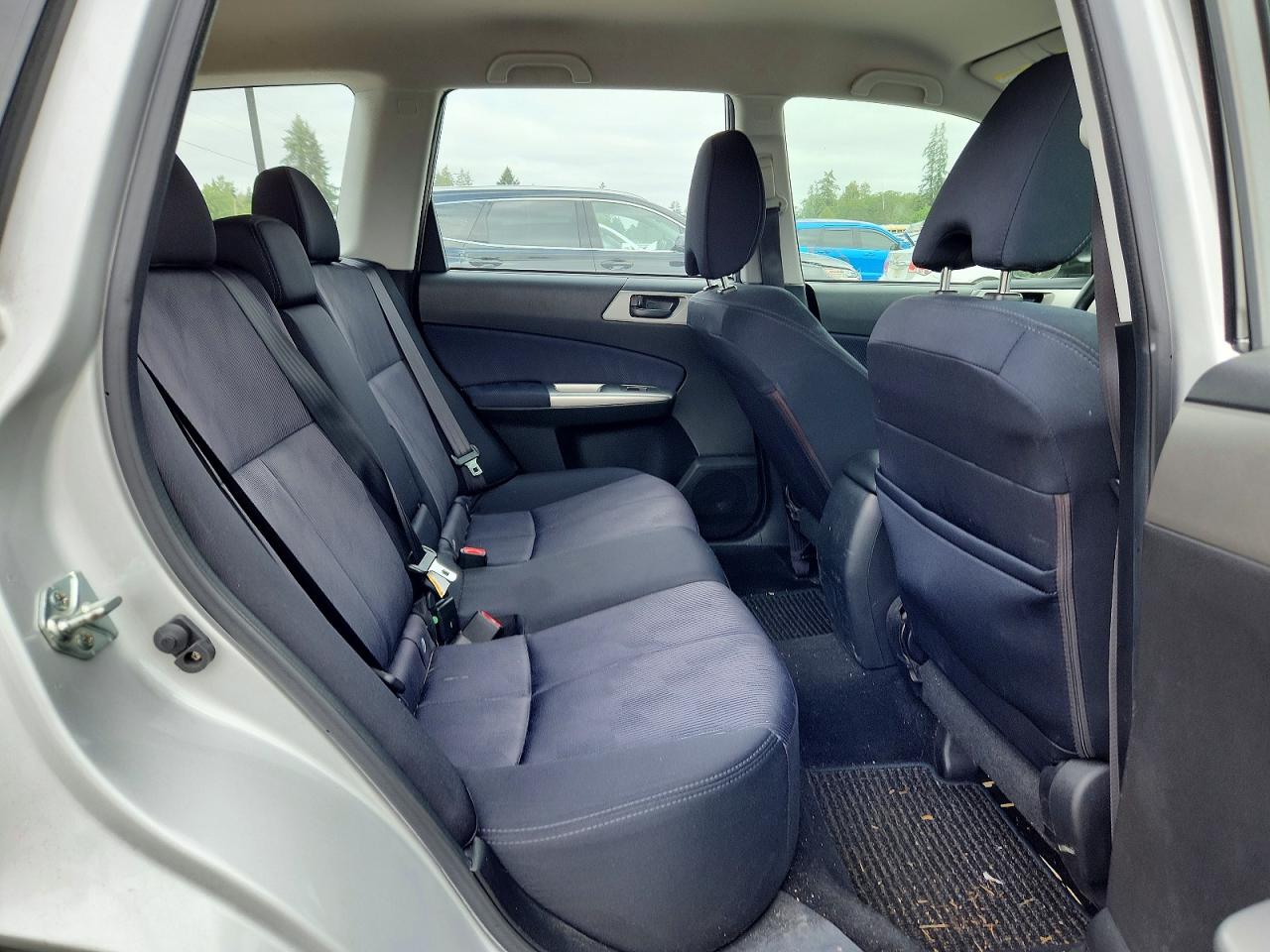 2010 Subaru Forester 2.5x Серебряный vin: JF2SH6AC5AH728589