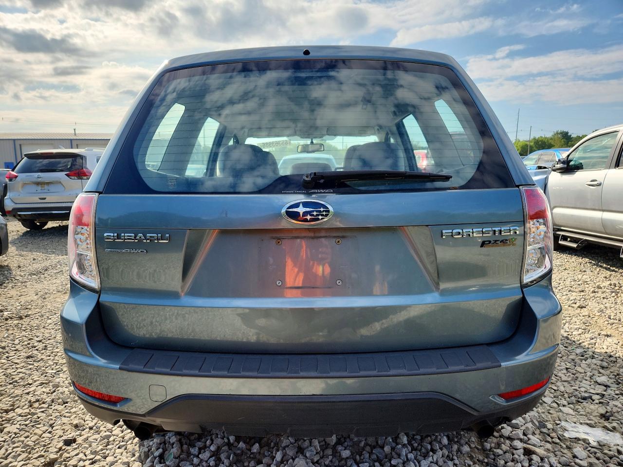 2010 Subaru Forester 2.5x Green vin: JF2SH6AC6AH706097
