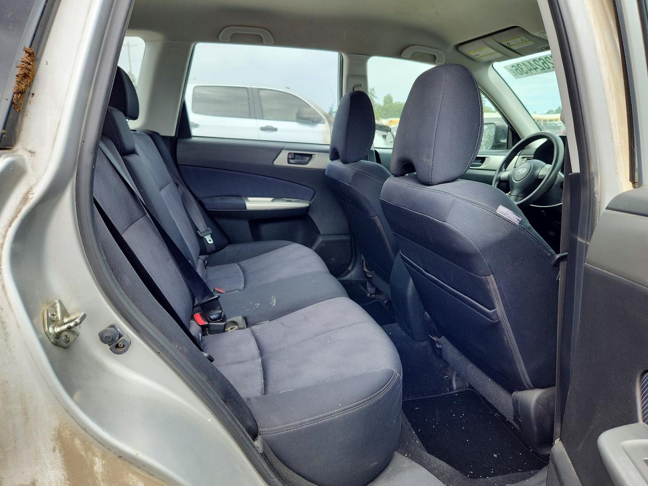2010 Subaru Forester 2.5x Silver vin: JF2SH6AC6AH738130