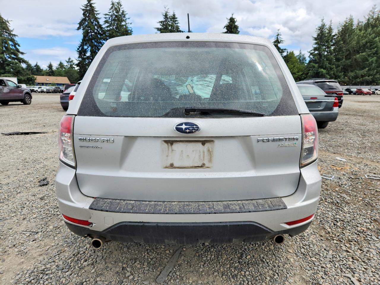 2010 Subaru Forester 2.5x Silver vin: JF2SH6AC6AH738130