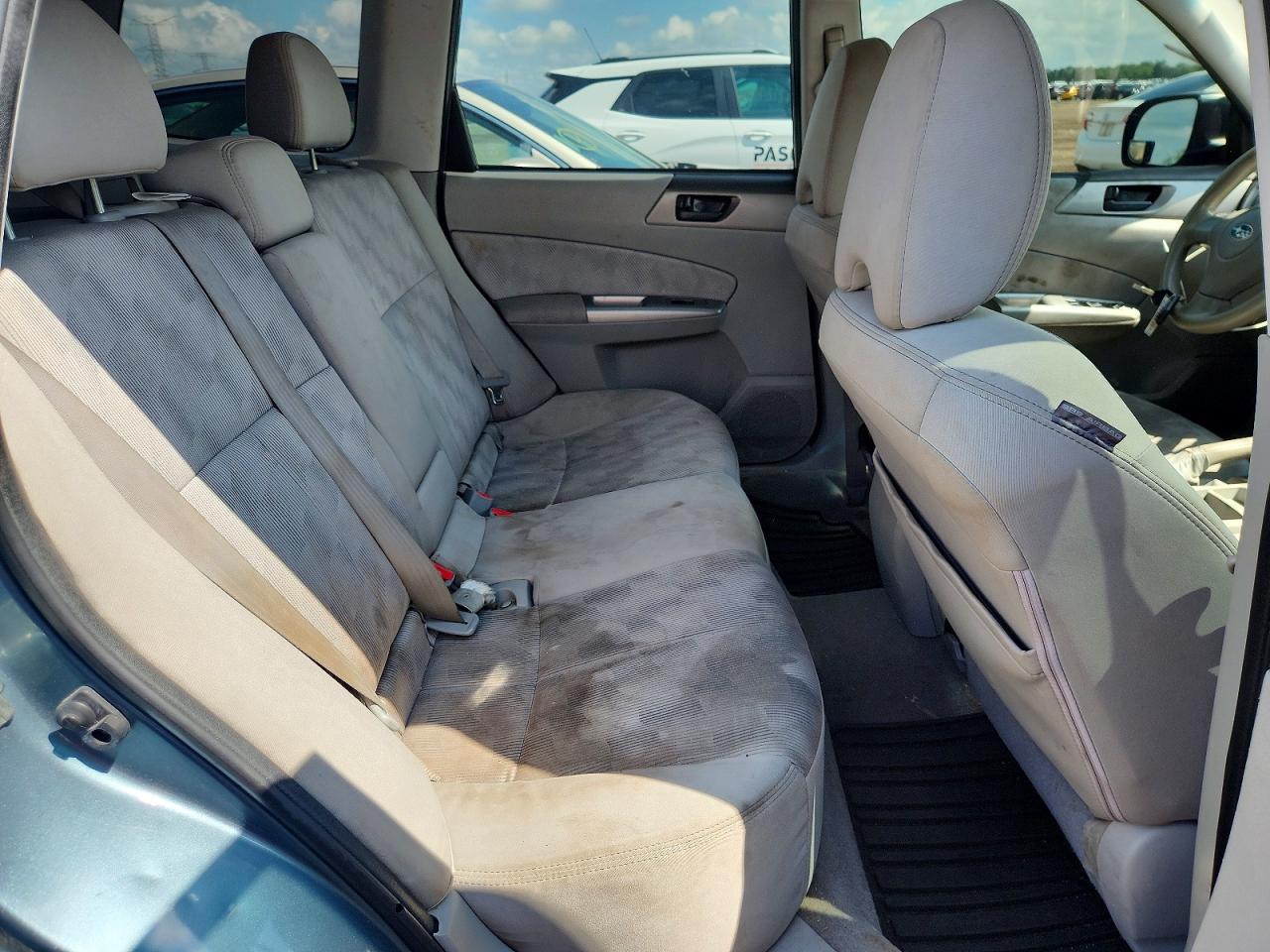 2010 Subaru Forester 2.5x Gray vin: JF2SH6AC6AH753291