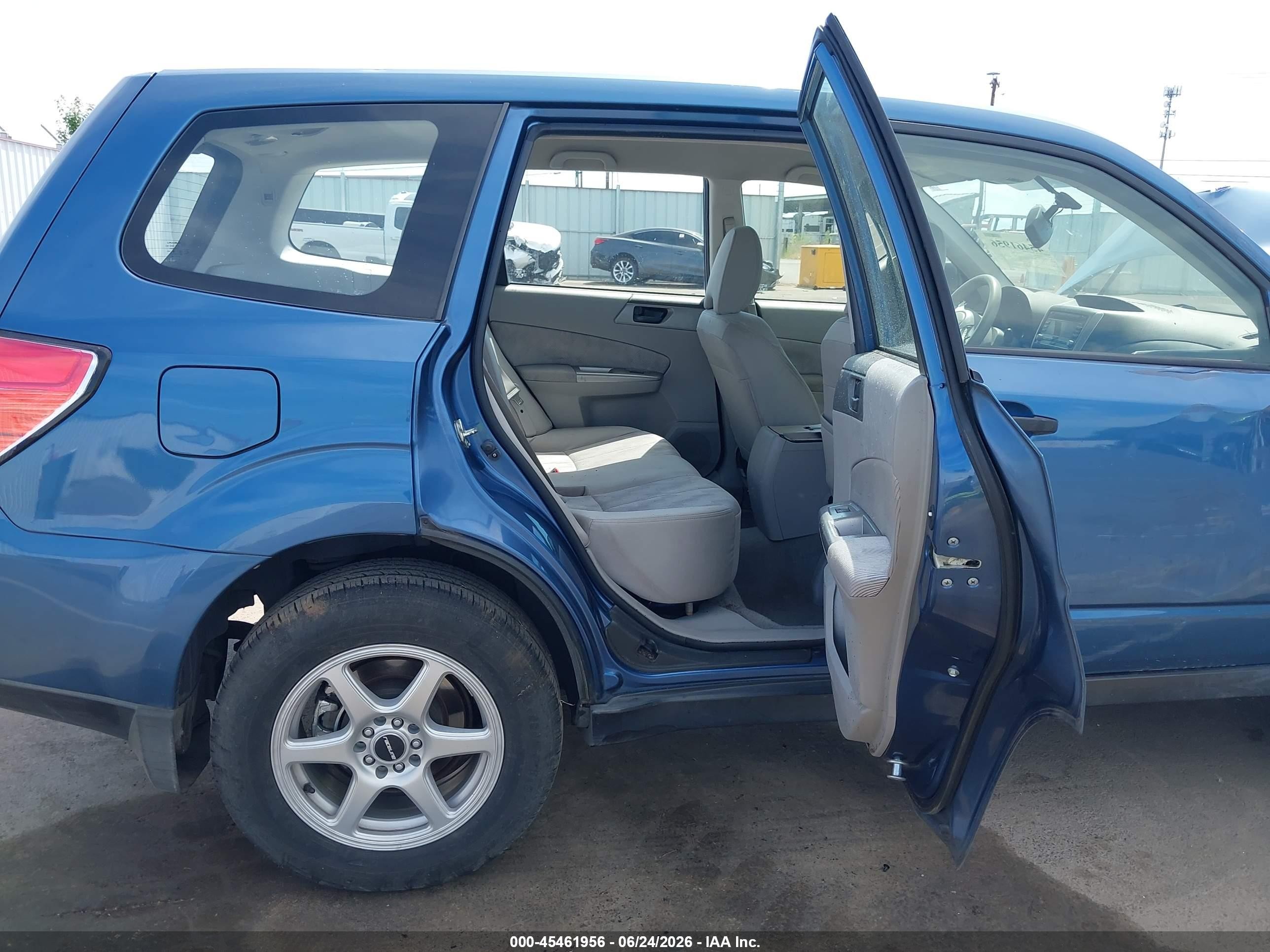 2010 Subaru Forester 2.5x Blue vin: JF2SH6AC6AH757552